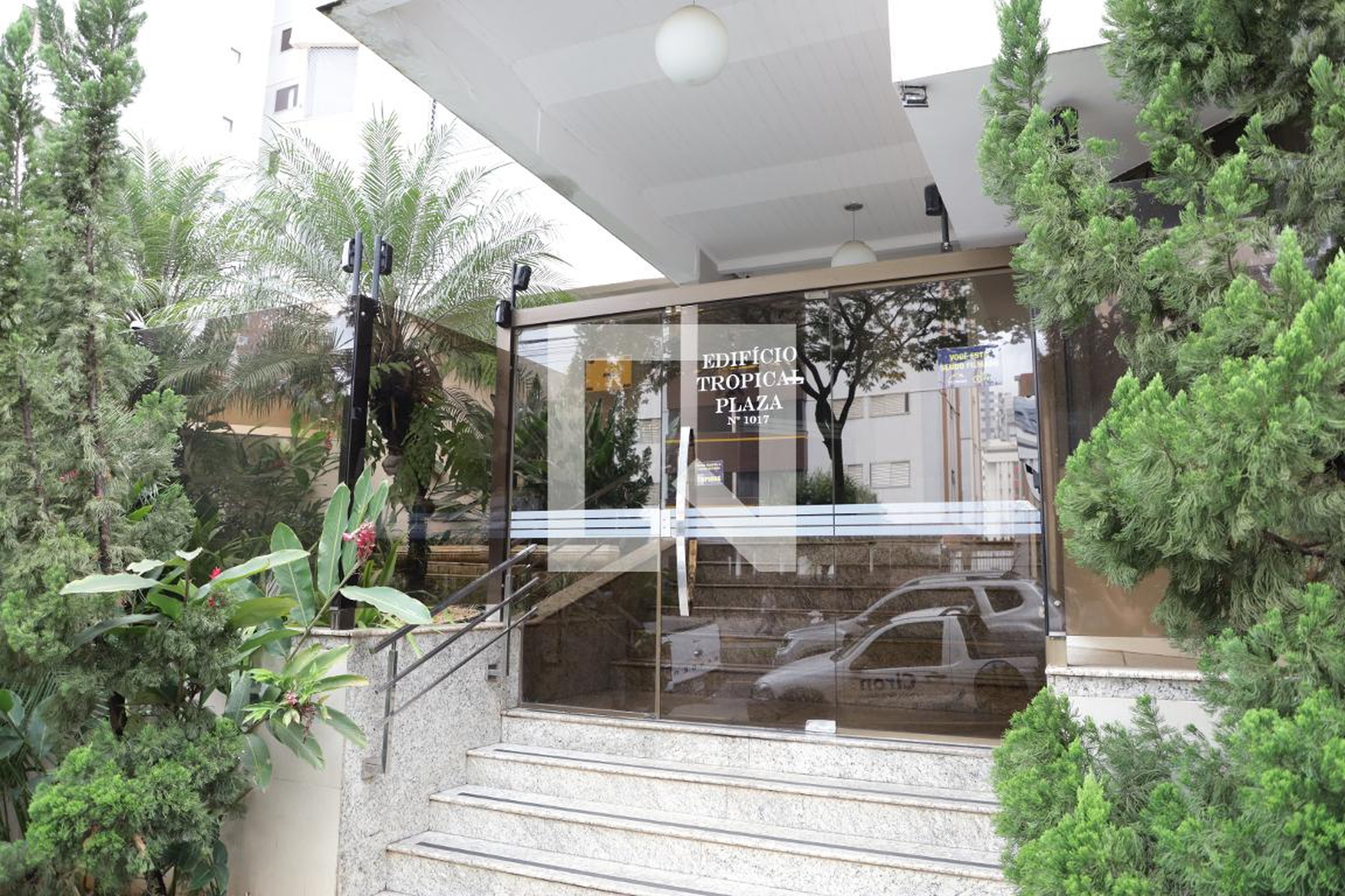 Fachada Condomínio Tropical Plaza