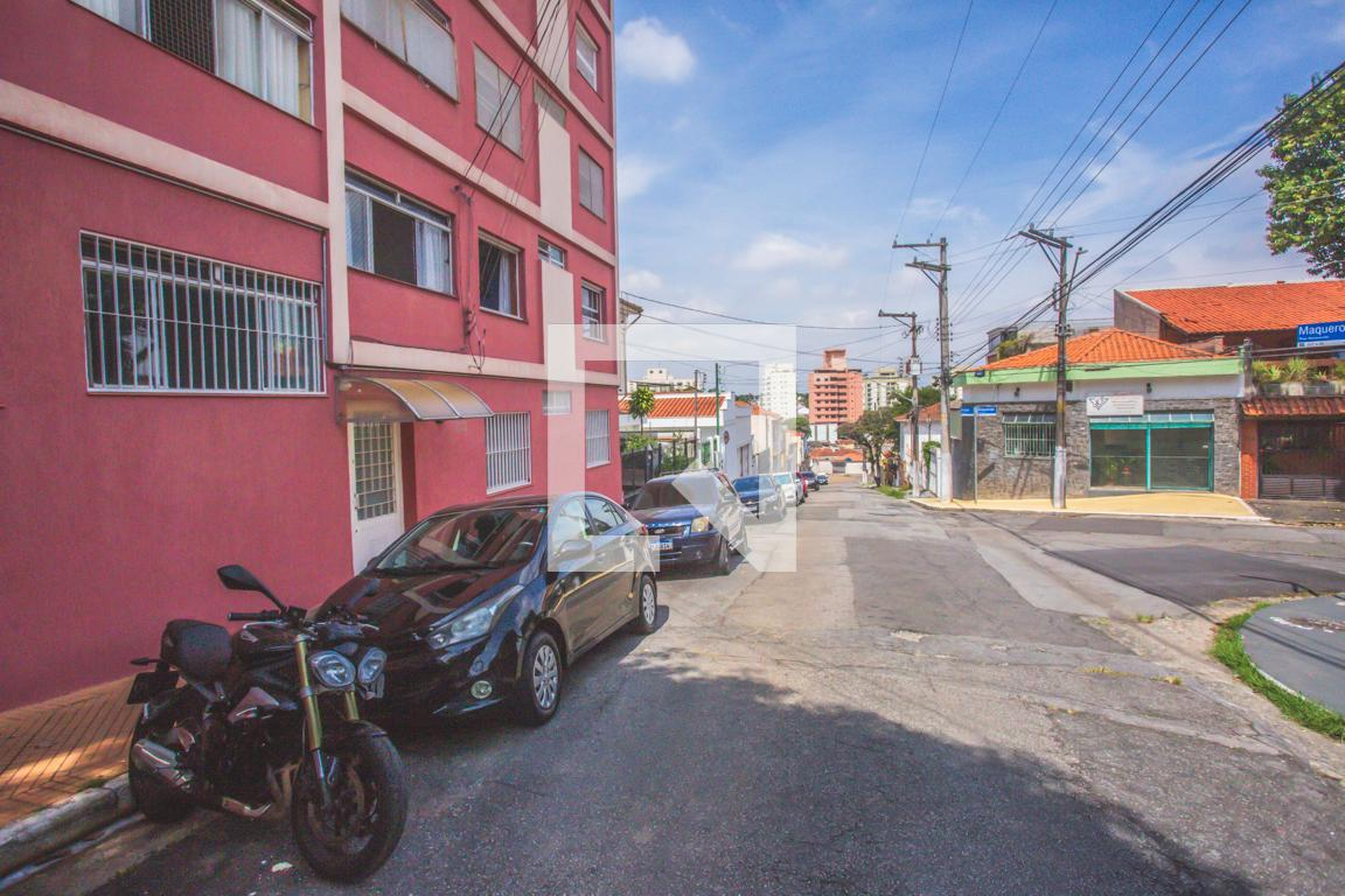 Fachada Condomínio em Rua Urutuba, 203