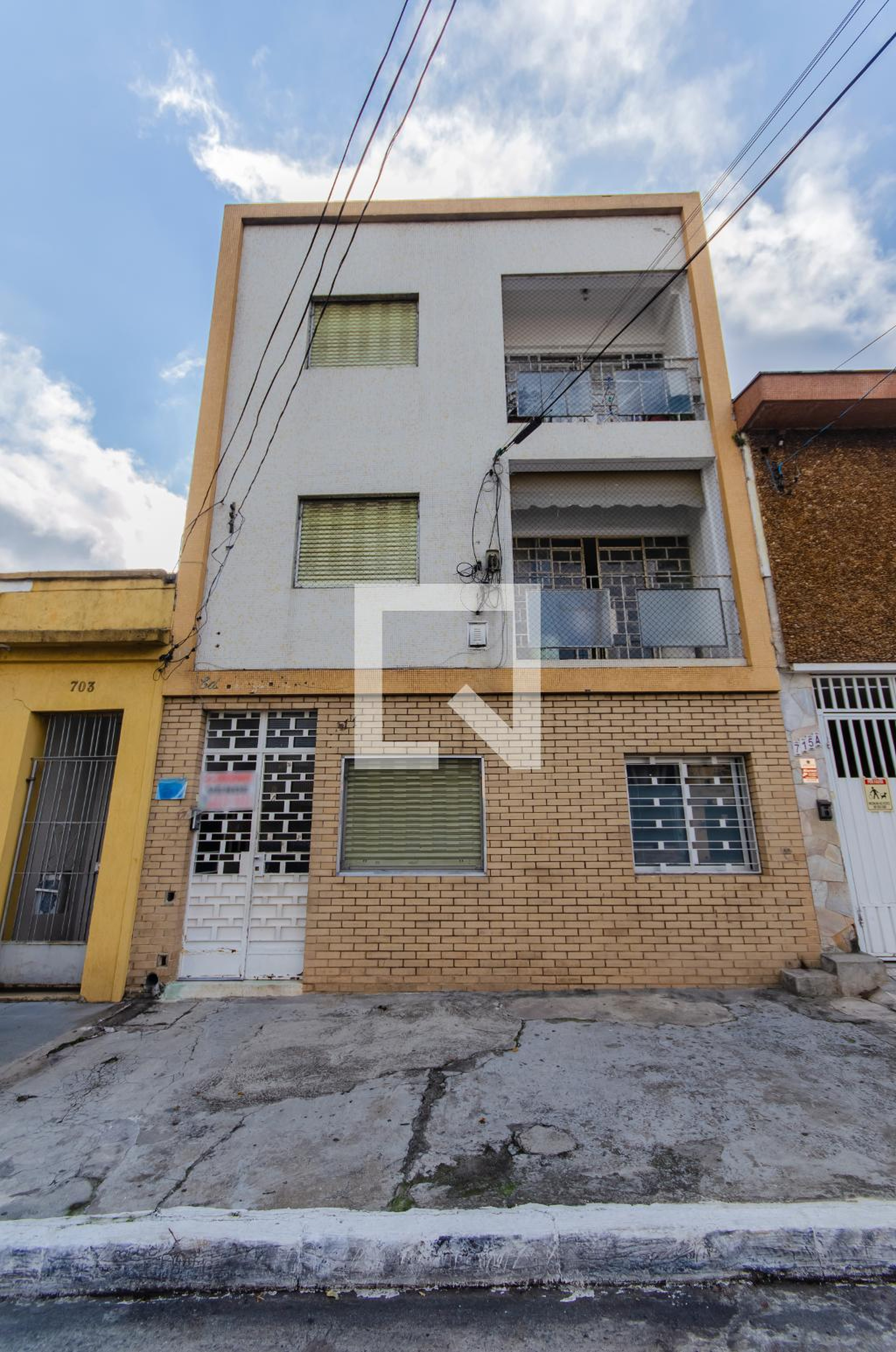 Fachada Condomínio em Rua Gama Cerqueira, 711