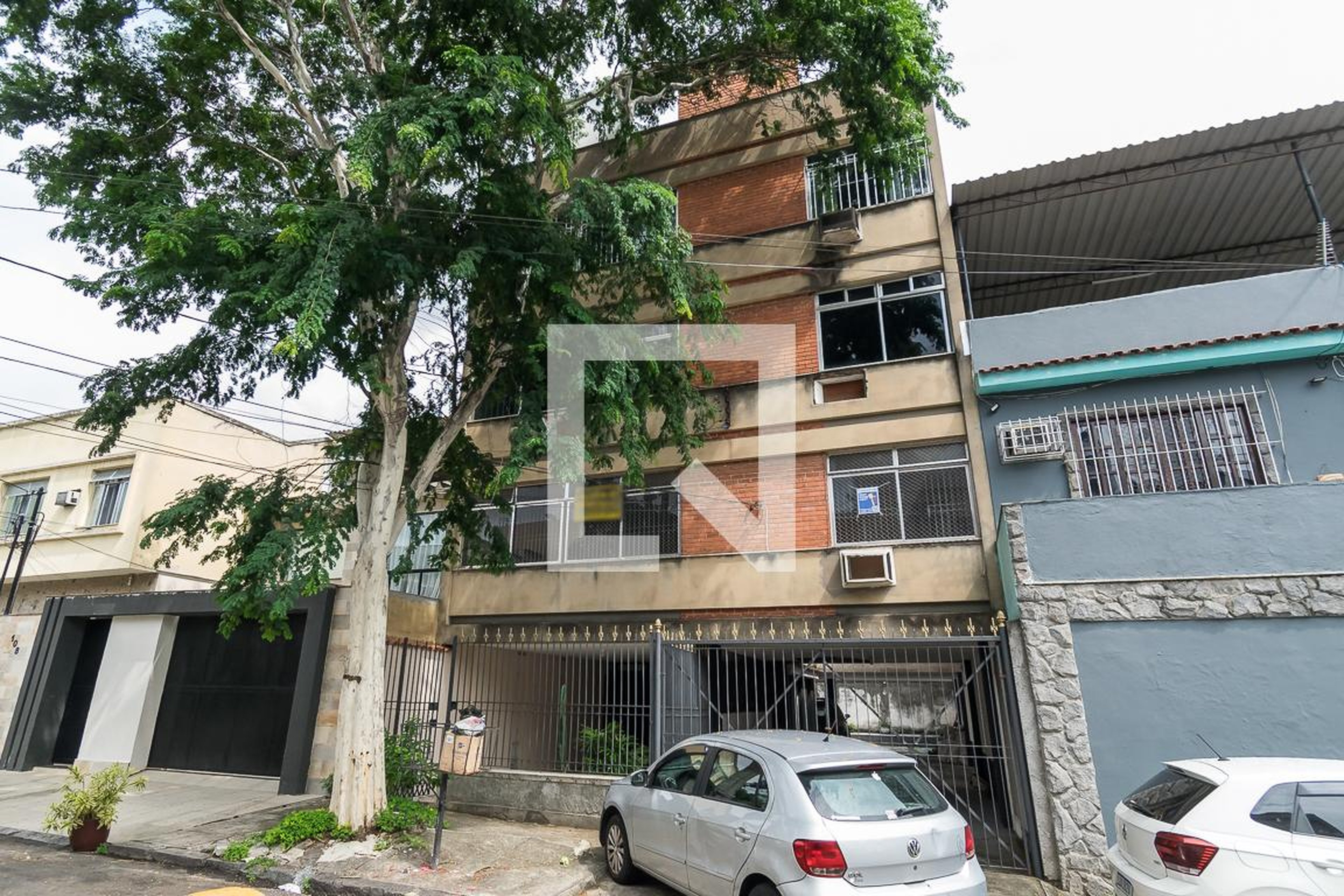 Fachada do Prédio Condomínio em Rua Vereador Alexandrino Soares, 102