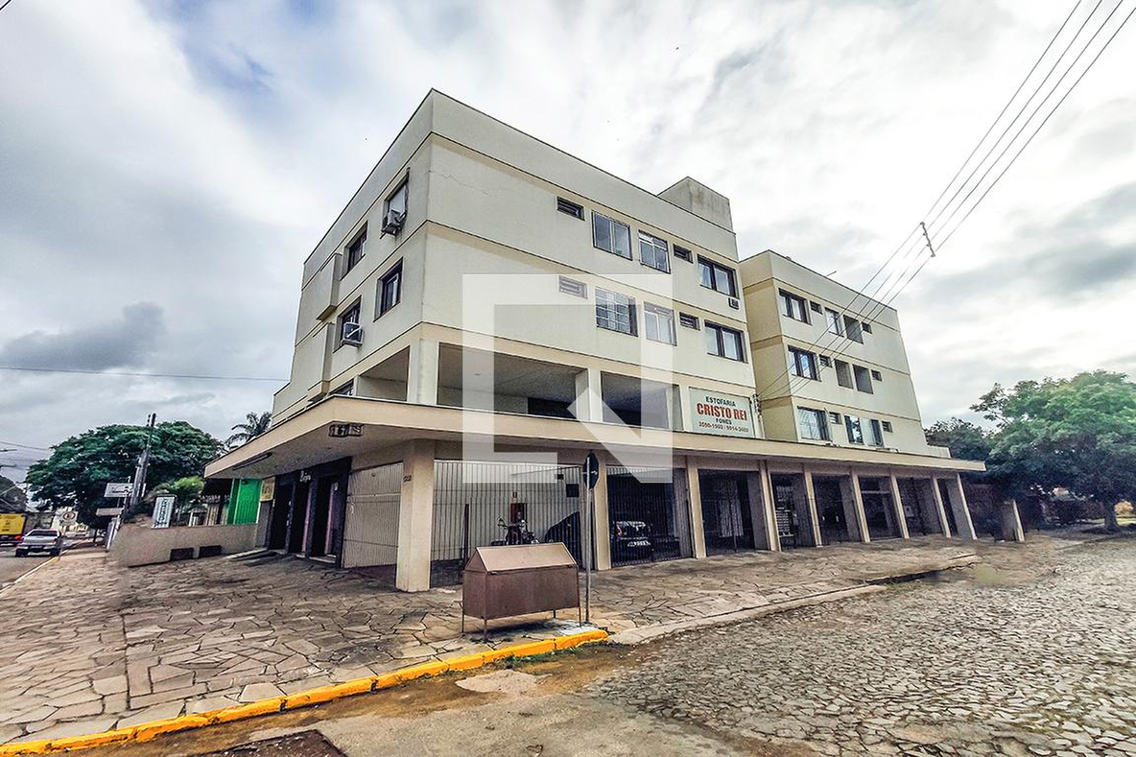 Fachada Condomínio em Rua Nóbrega, 20