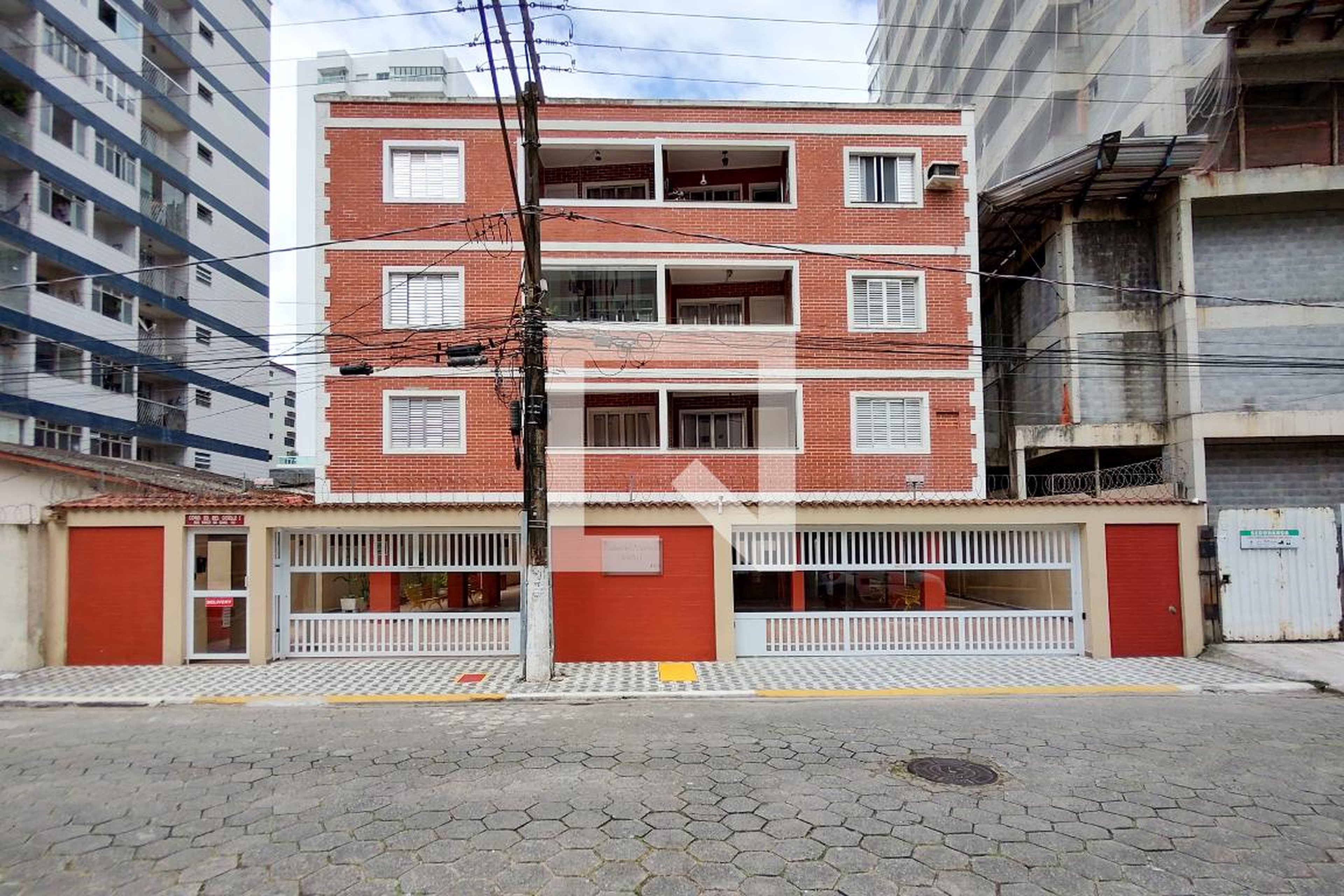 Fachada do Prédio Condomínio em Rua Vasco da Gama, 183