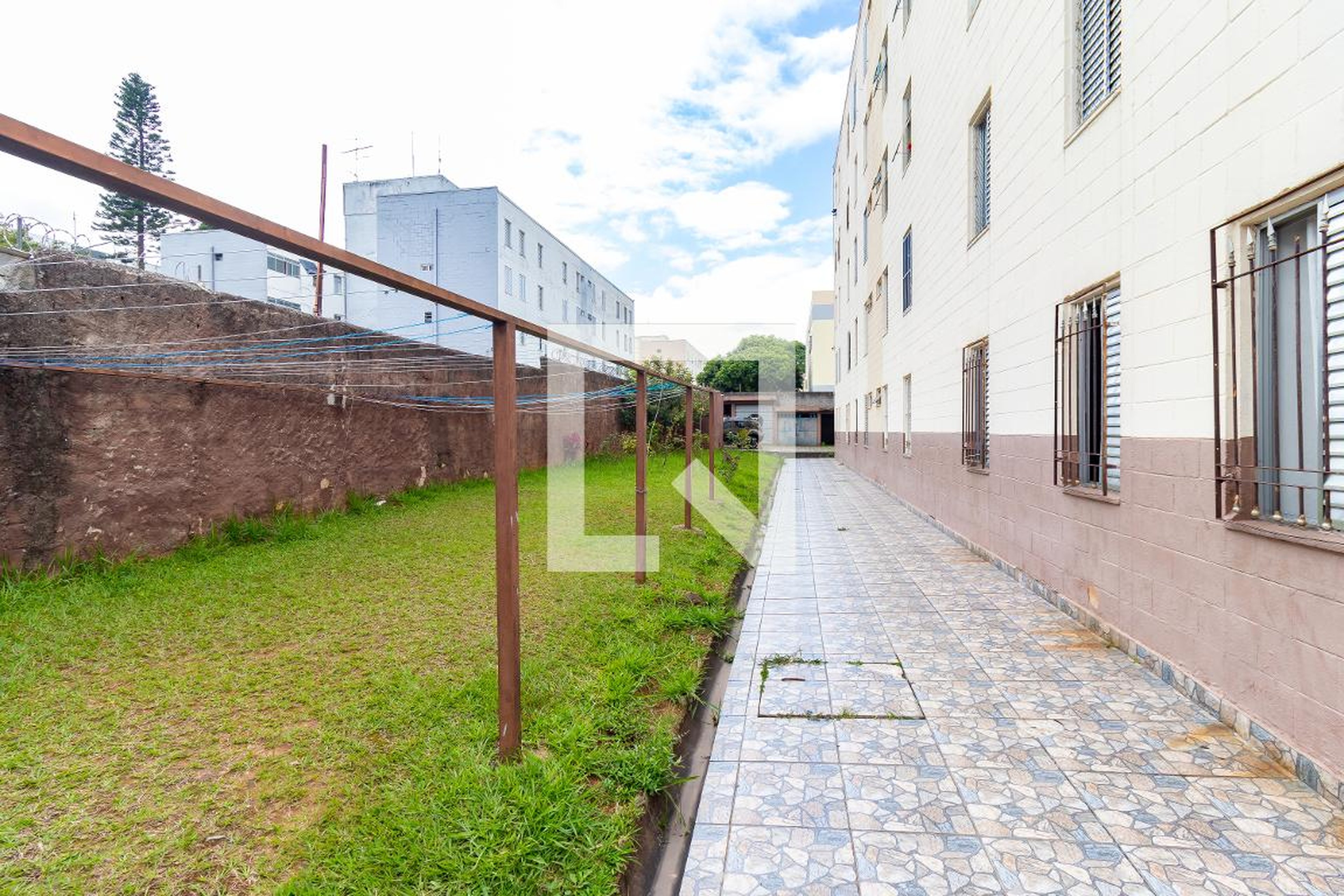 Área externa - C.H. José Bonifacio - Acácias  II