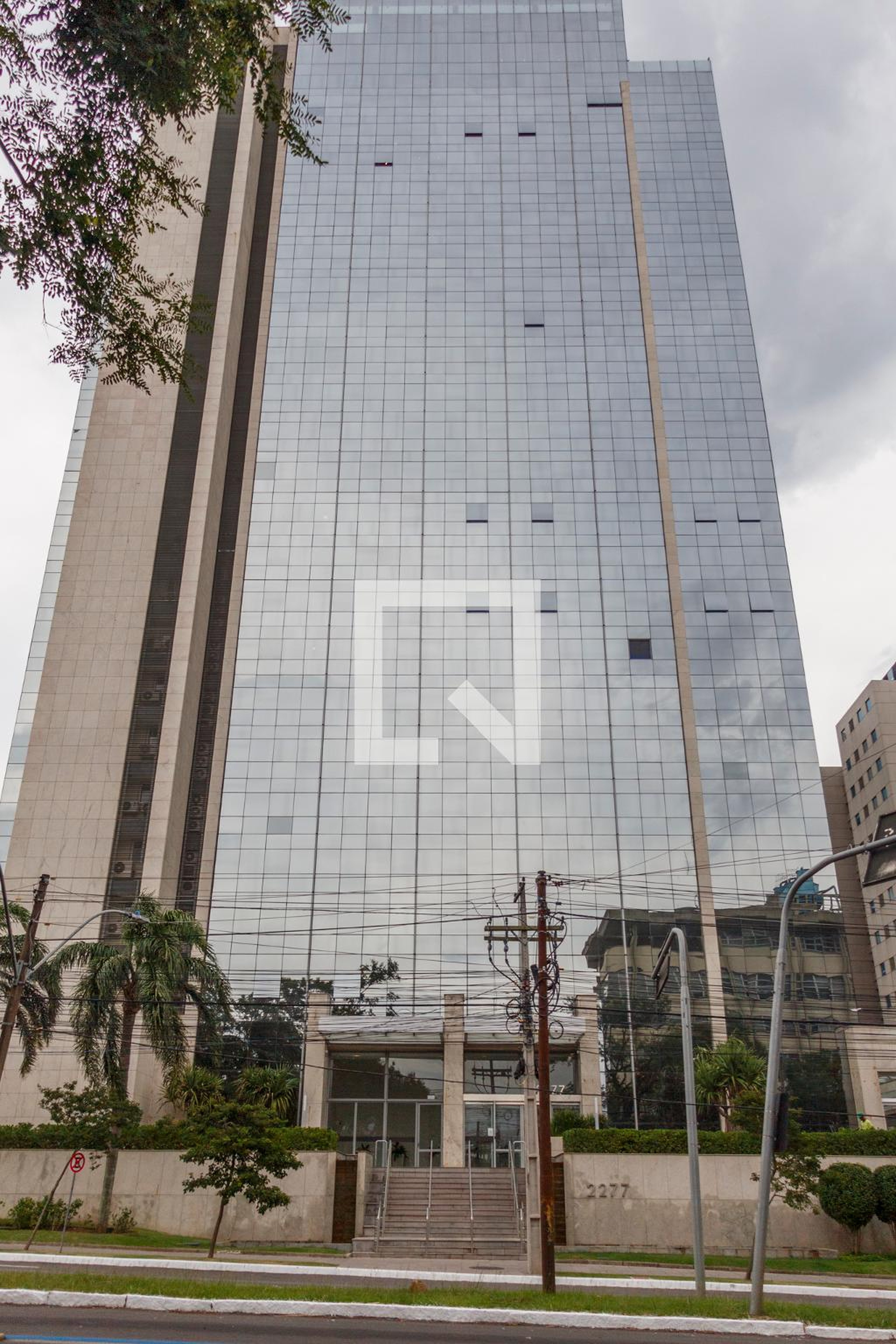 Fachada Condomínio em Avenida Borges de Medeiros, 2277 - 302
