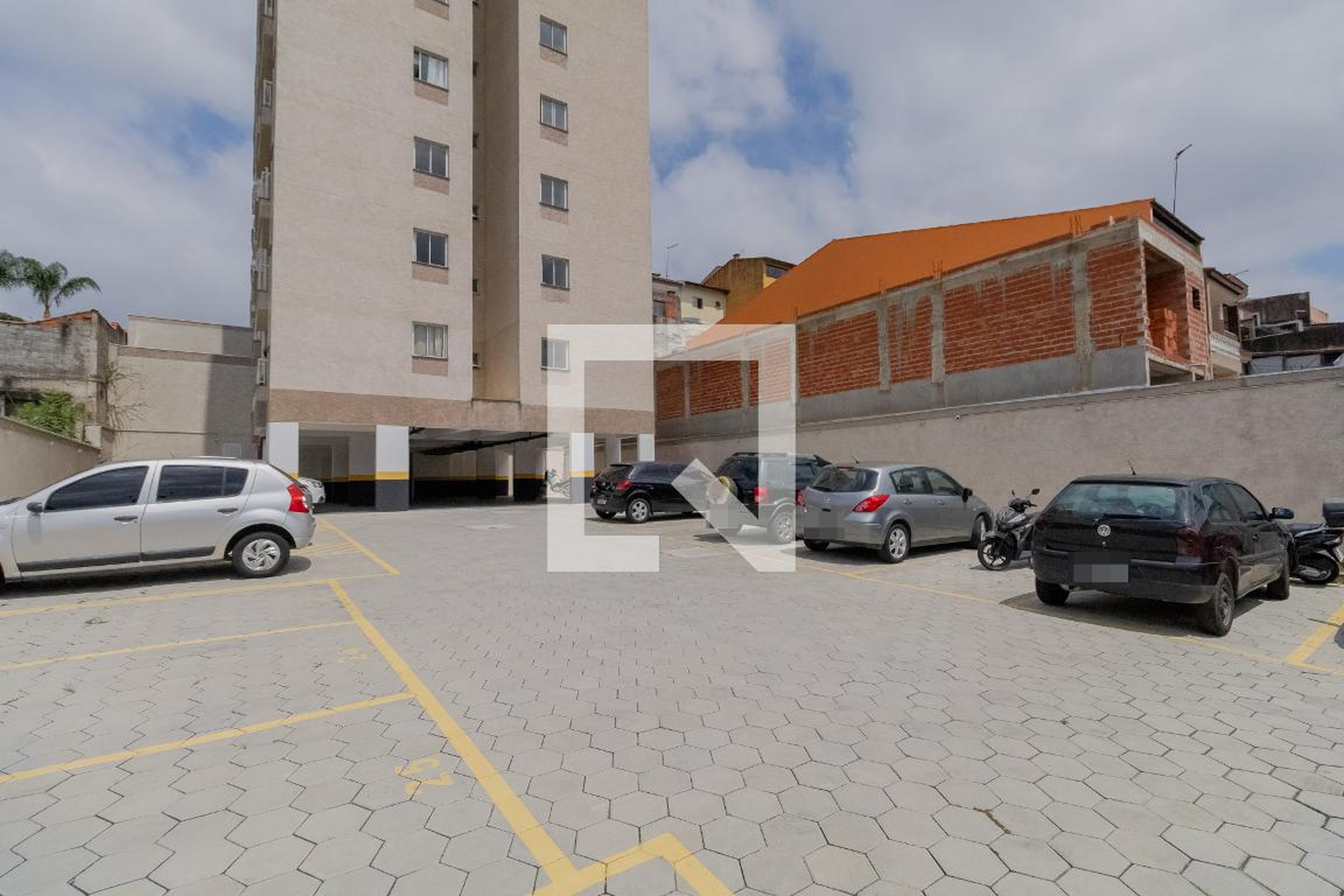 Estacionamento - Edifício Residencial Jardim do Sobral