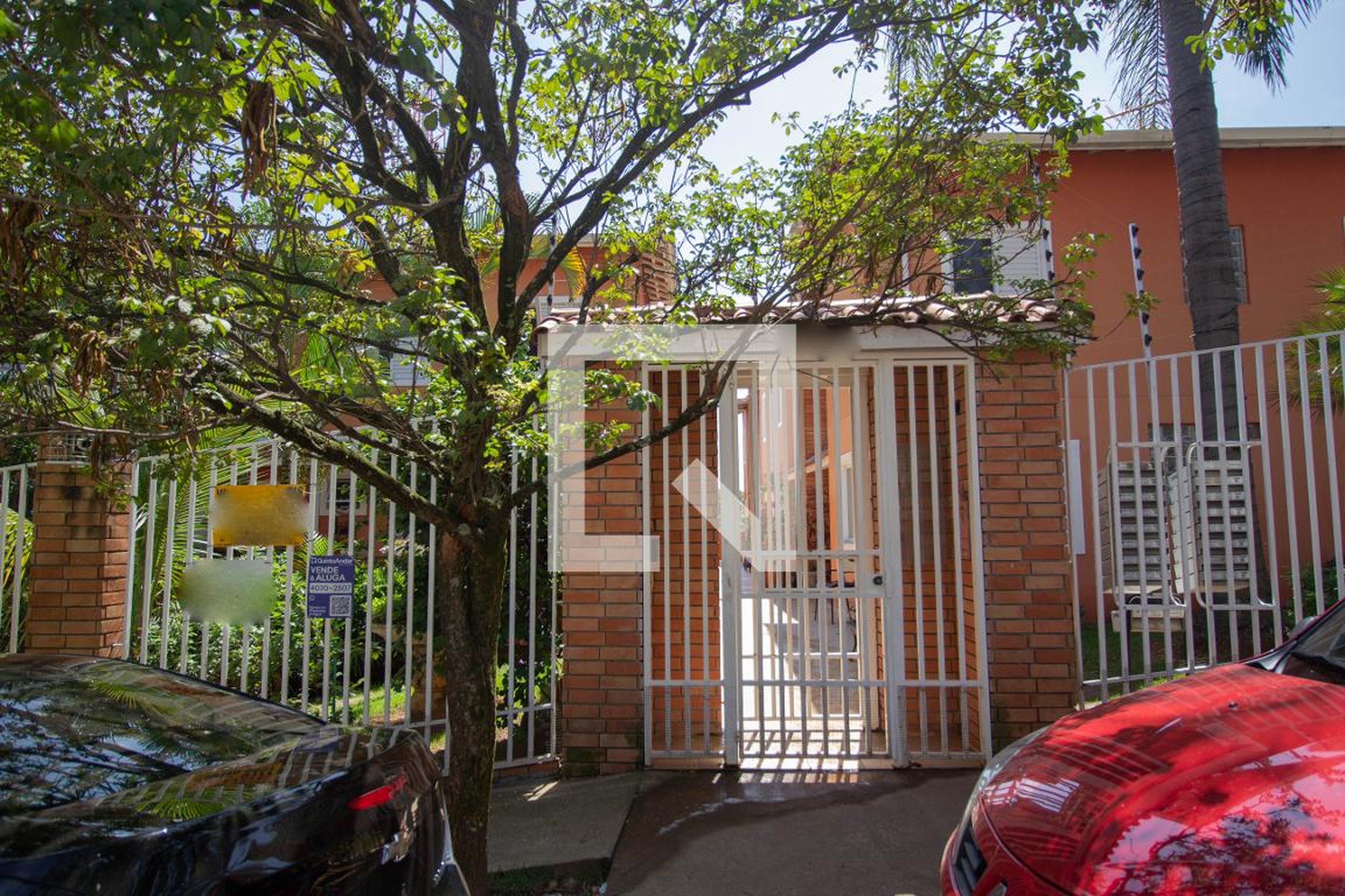 Fachada Condomínio em Rua Frederico Jacobi, 216