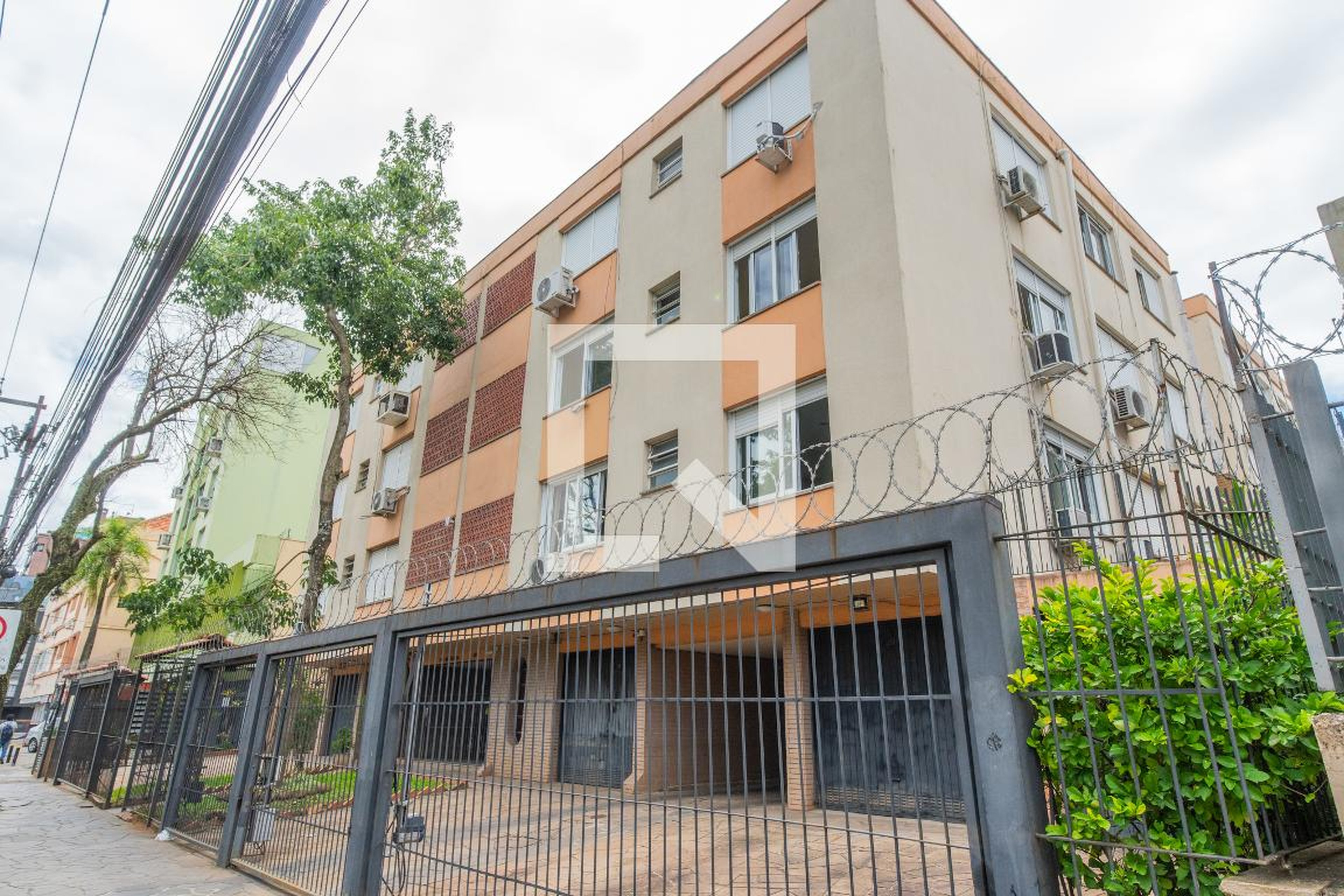 Fachada Condomínio em Avenida Padre Cacique, 50