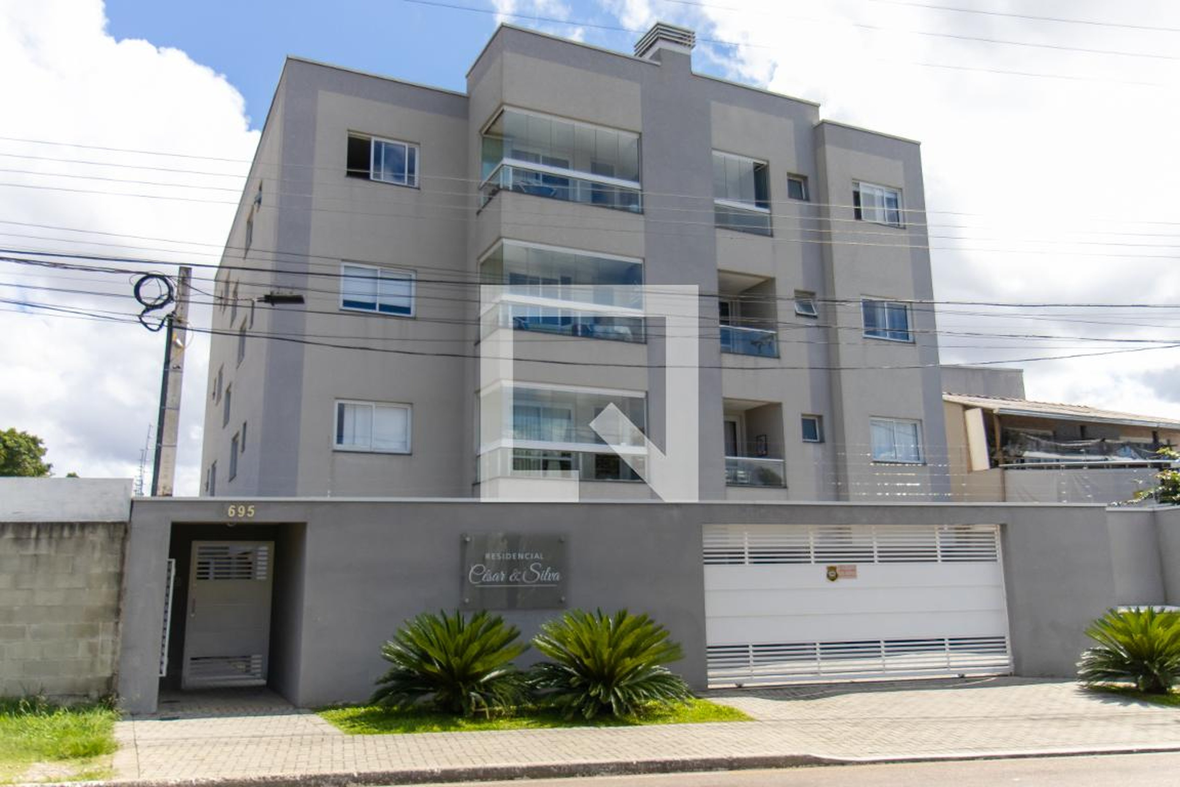 Fachada Residencial César e Silva
