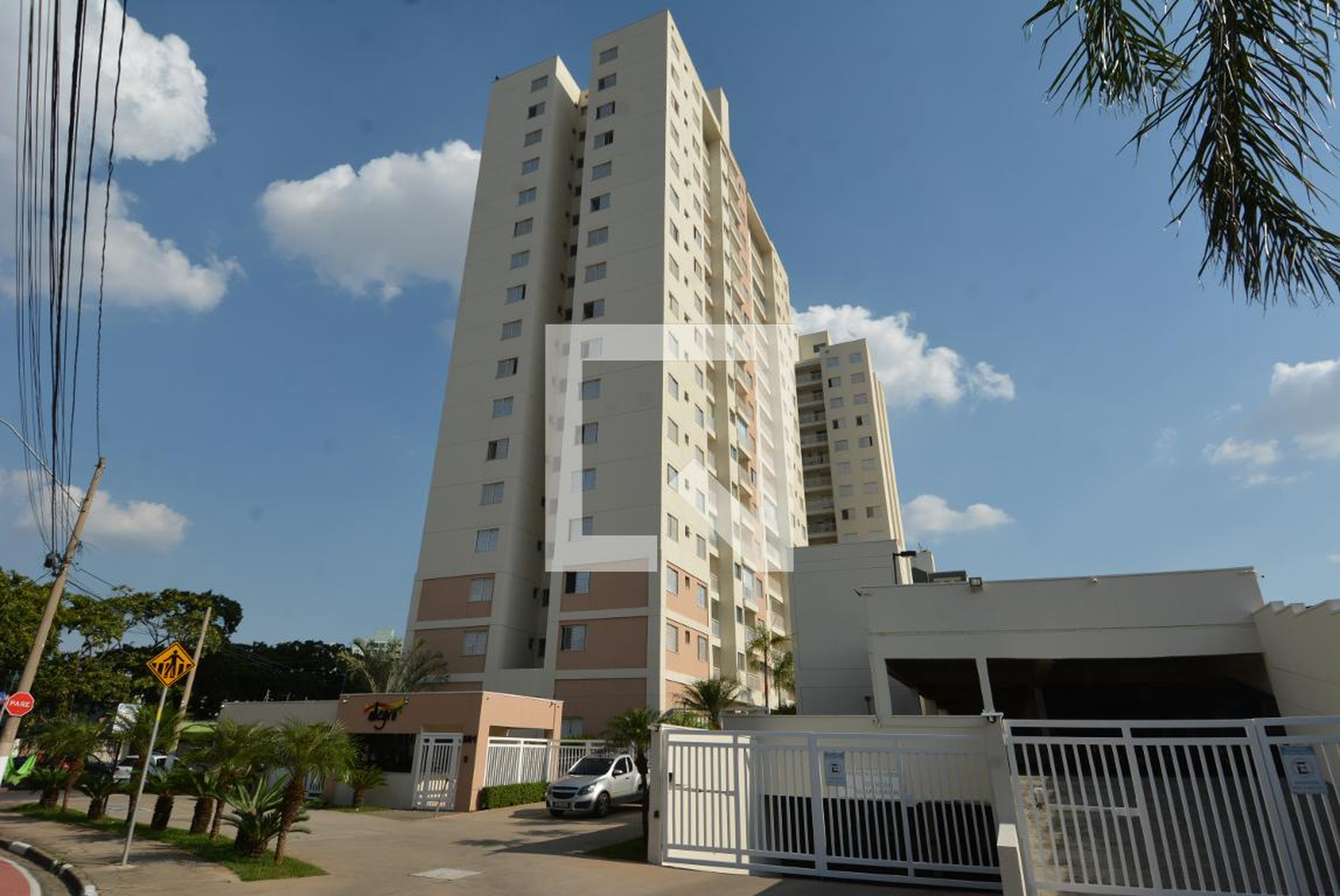 Fachada do Condomínio Condomínio Allegro