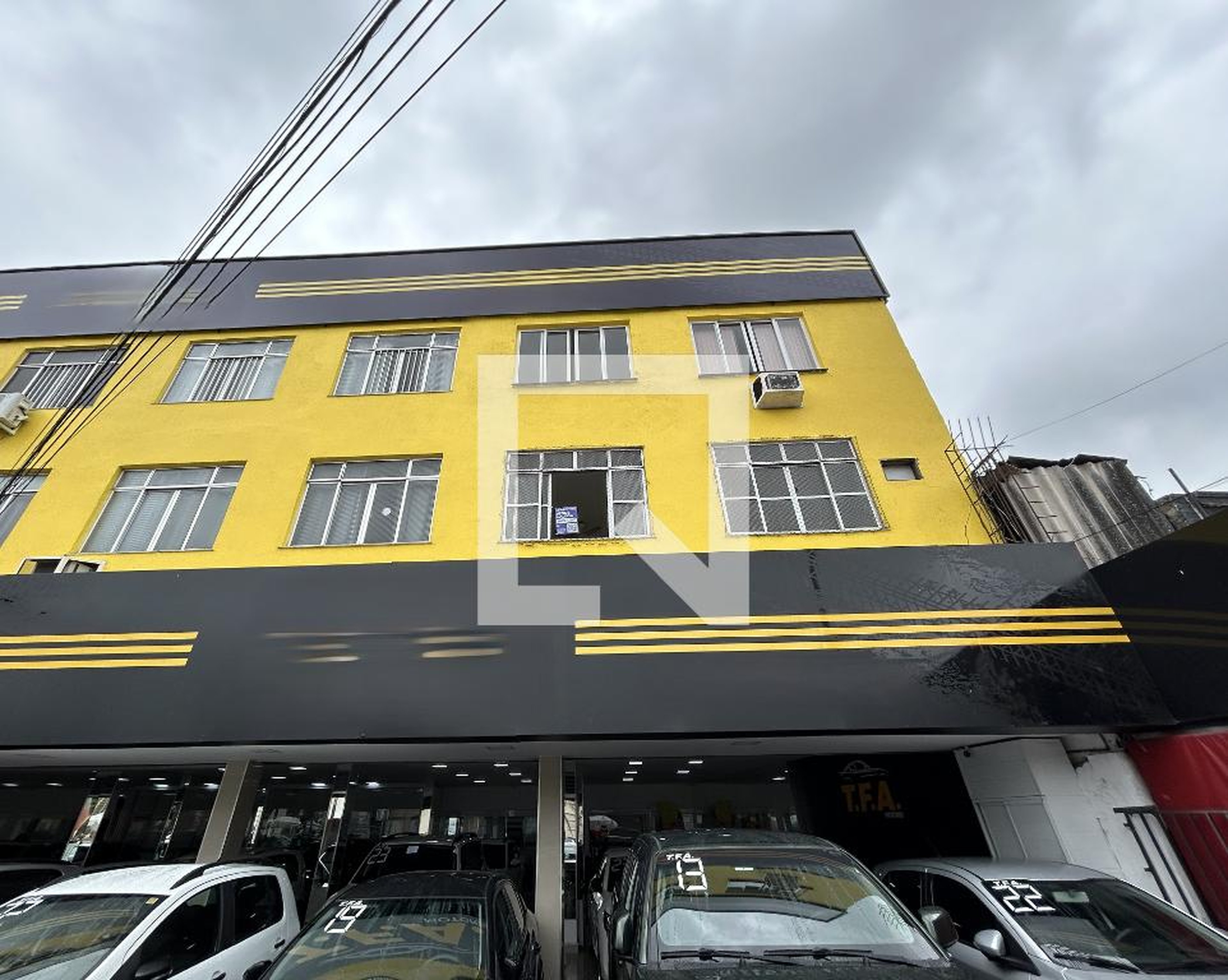 Fachada Condomínio em Estrada Intendente Magalhães, 800