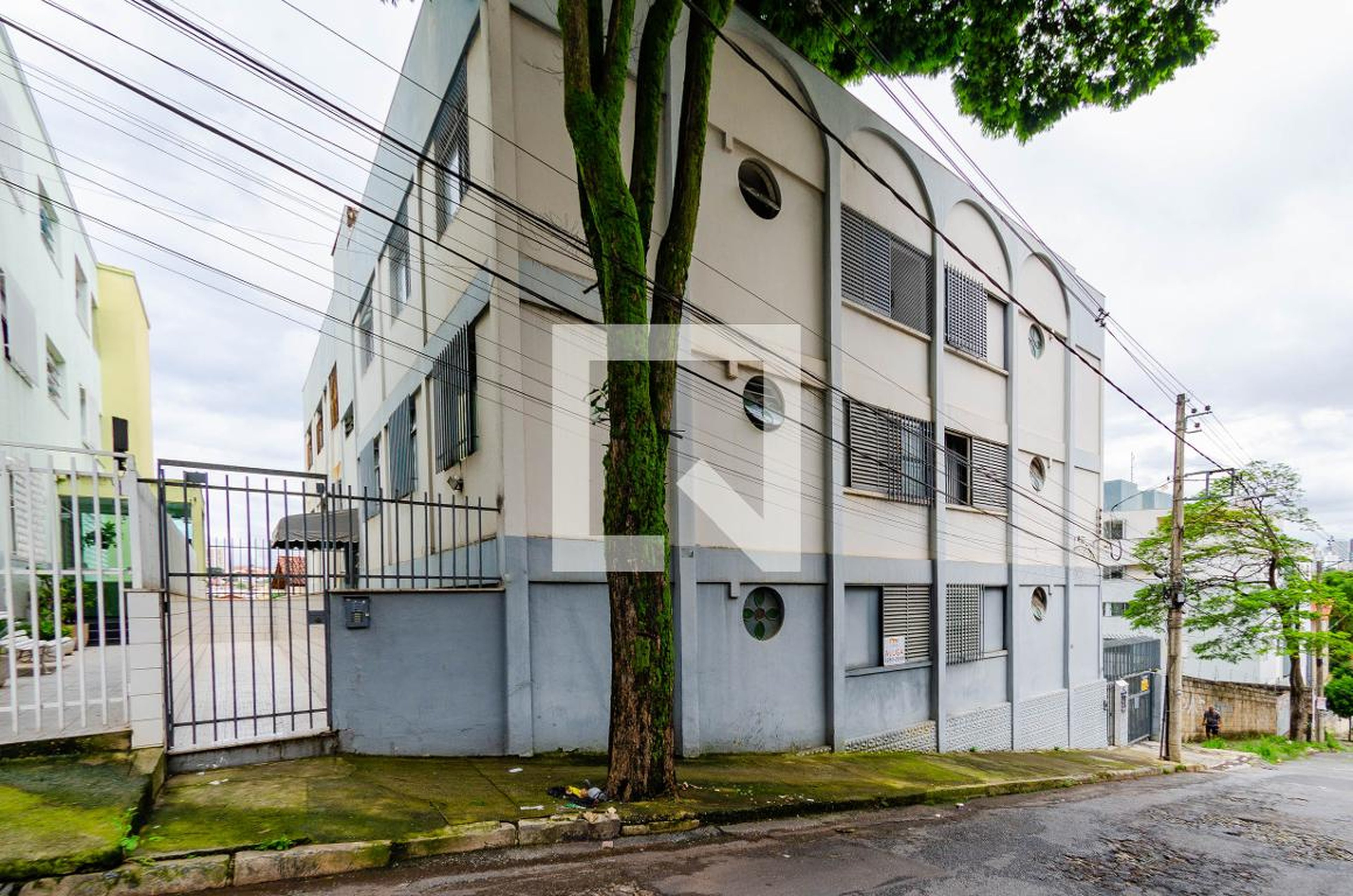 Fachada Condomínio em Rua Calunga, 150