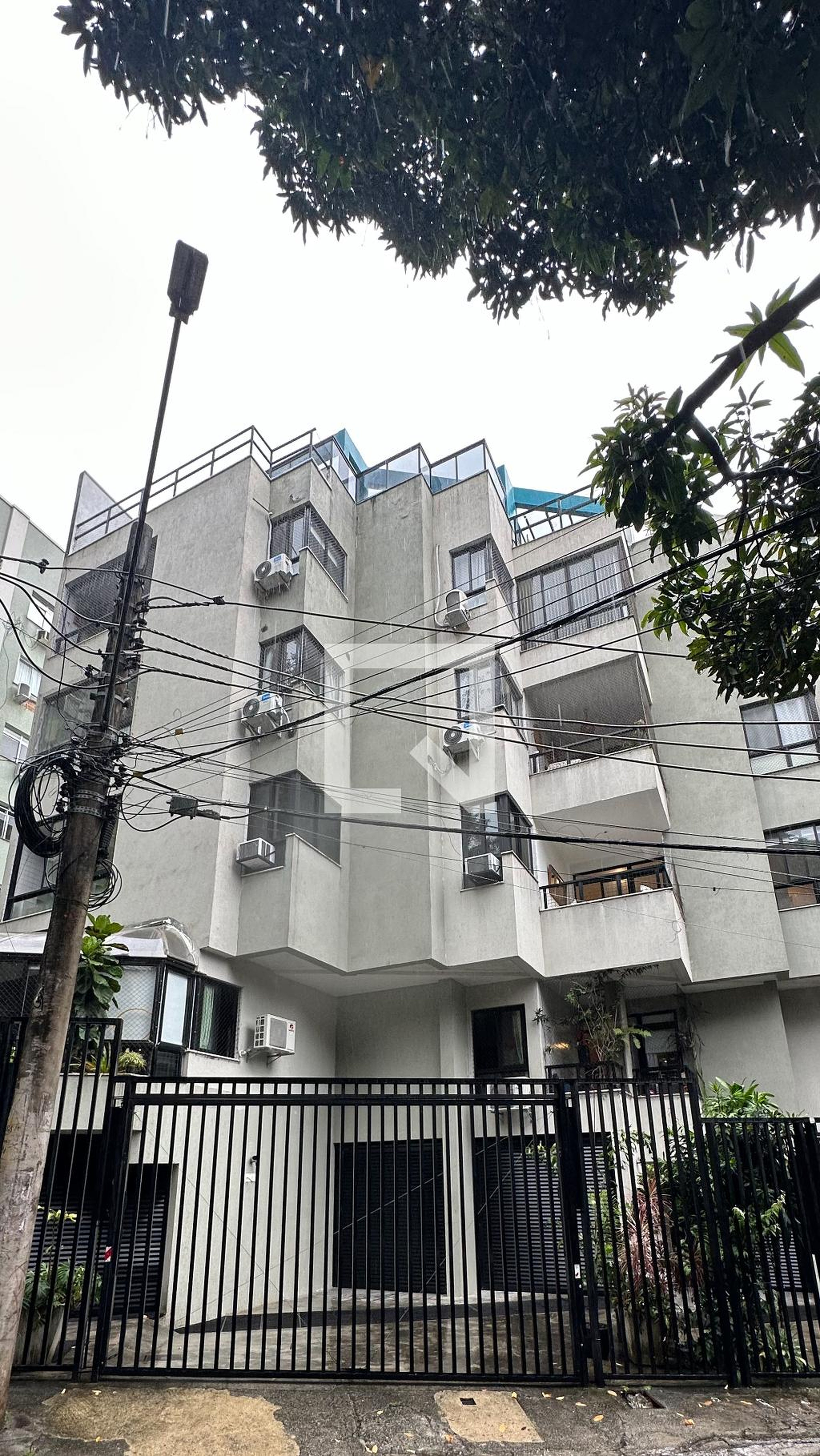 Fachada Condomínio em Rua Bulhões Carvalho, 565