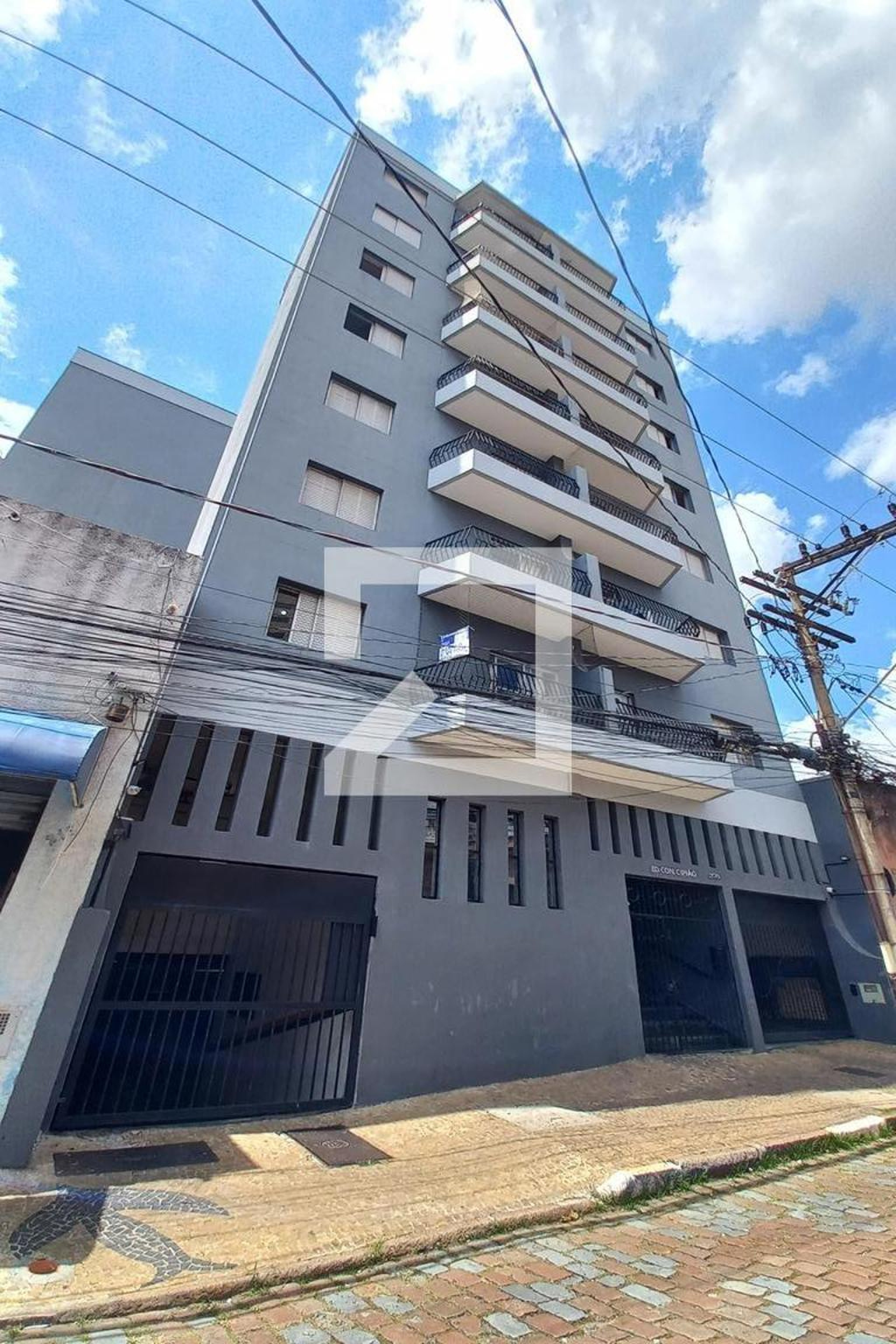 Fachada do Prédio Condomínio em Rua Cônego Cipião, 208