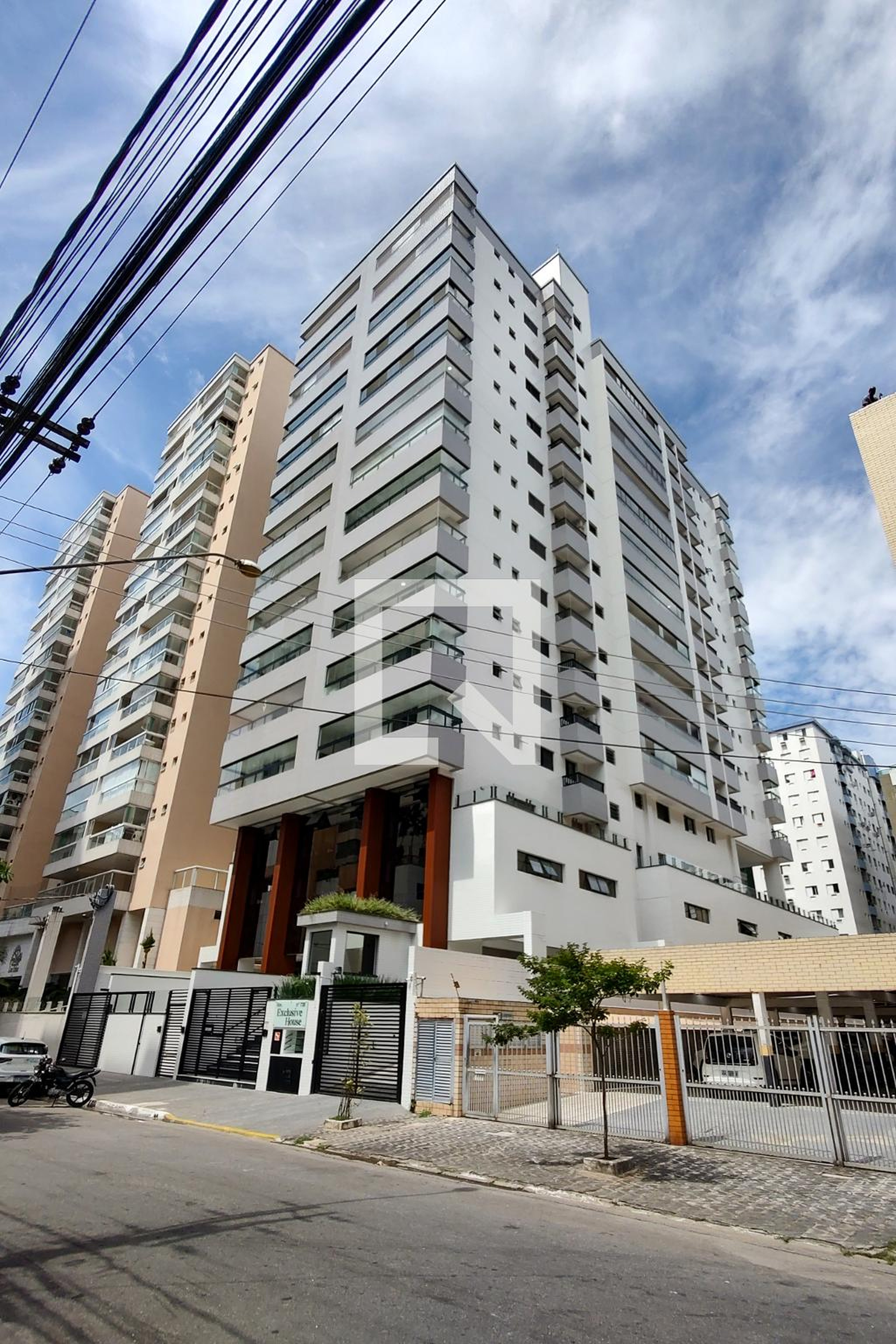 Fachada do Prédio Condomínio Exclusive House