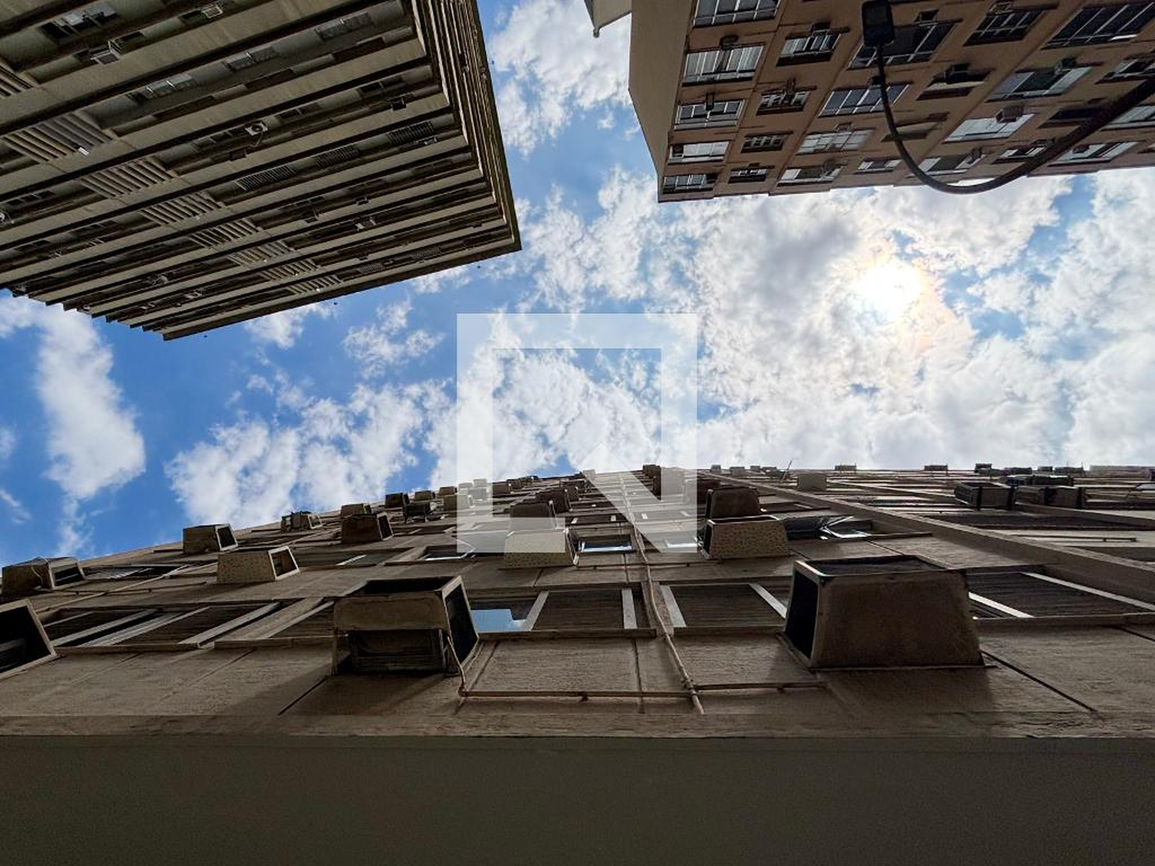 Fachada Condomínio em Rua Professor Gastão Bahiana, 31