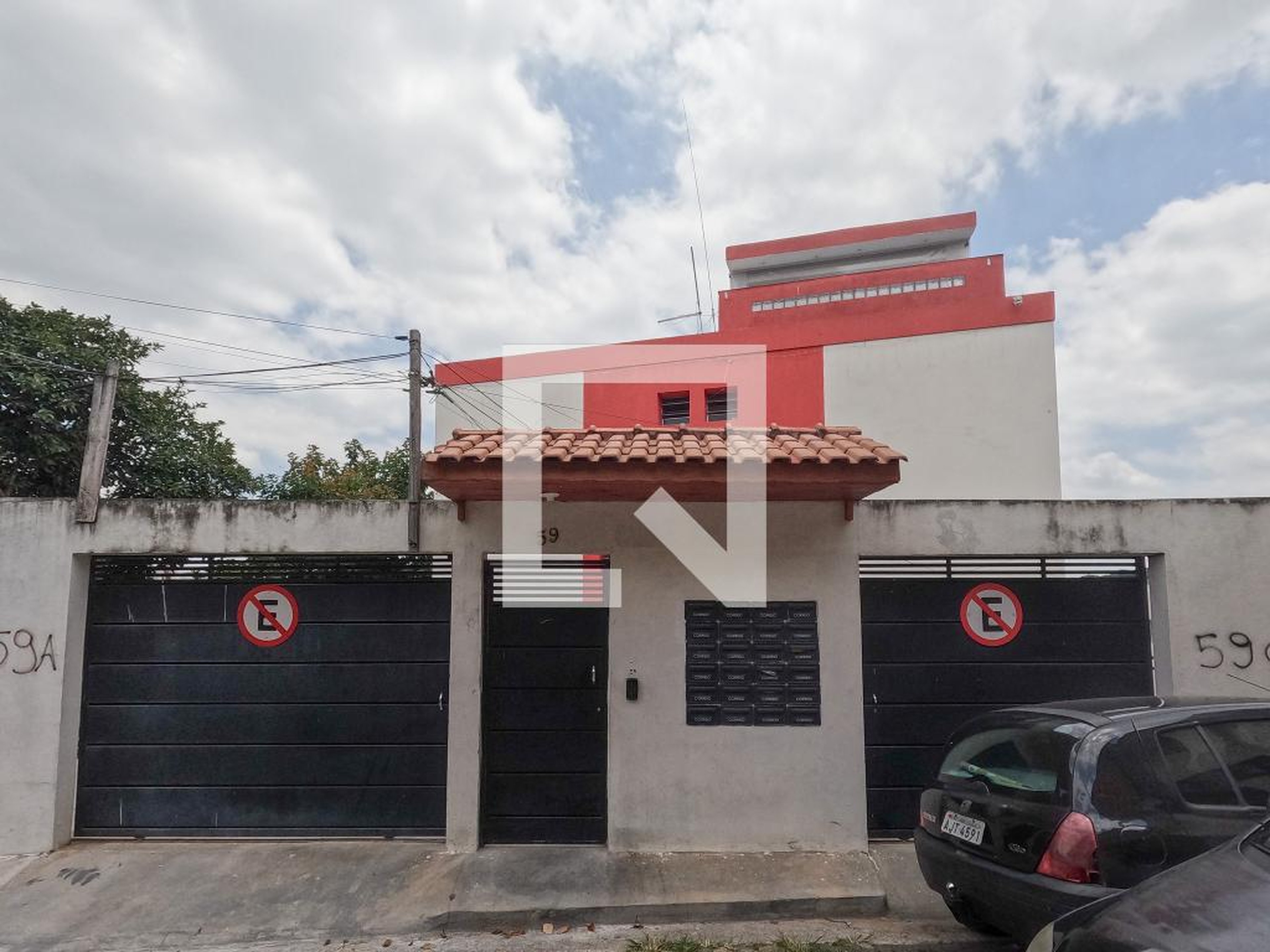 Fachada Condomínio em Rua Antônio Medusa, 59