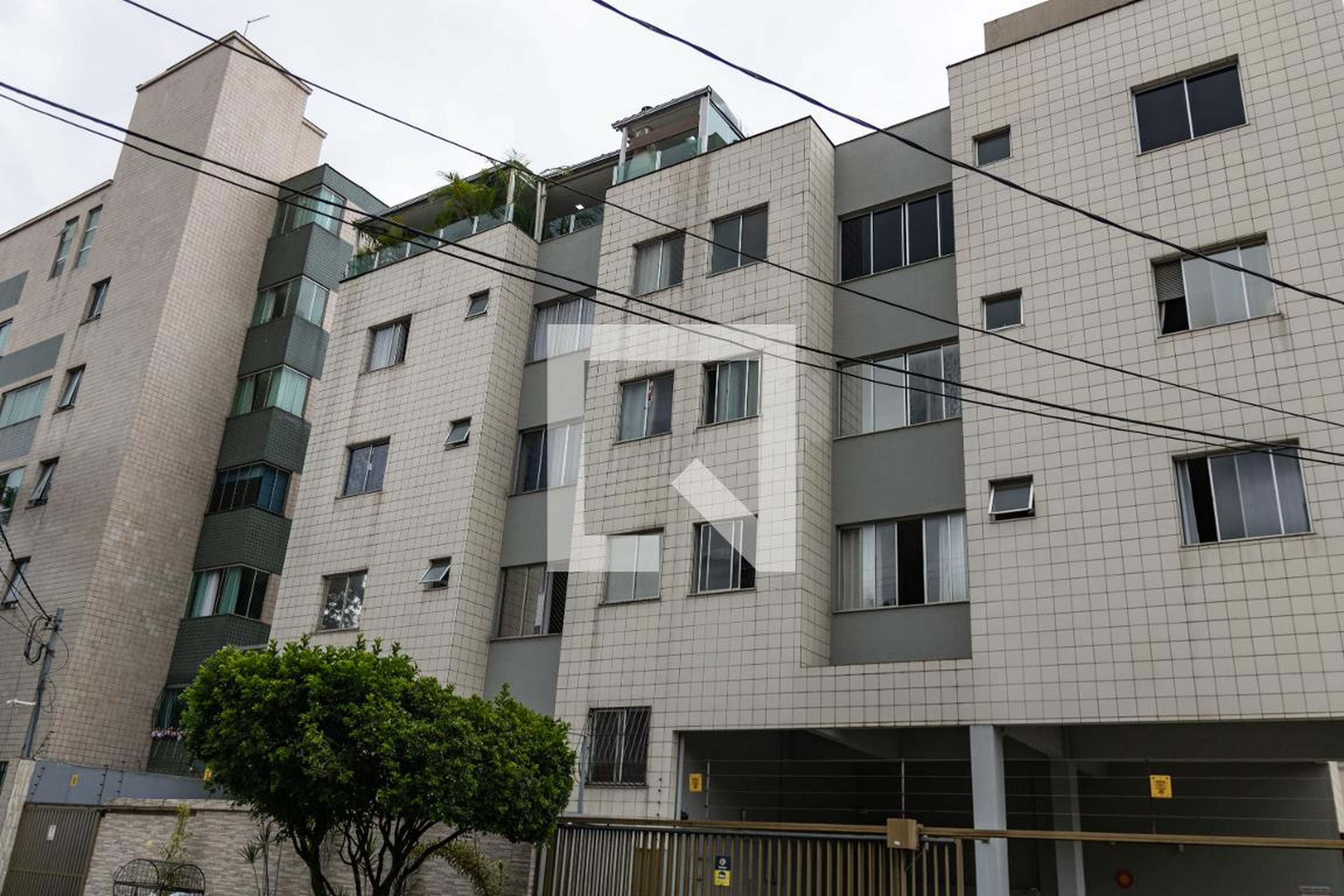 Fachada Condomínio em Rua Professor Benito do Carmo, 50