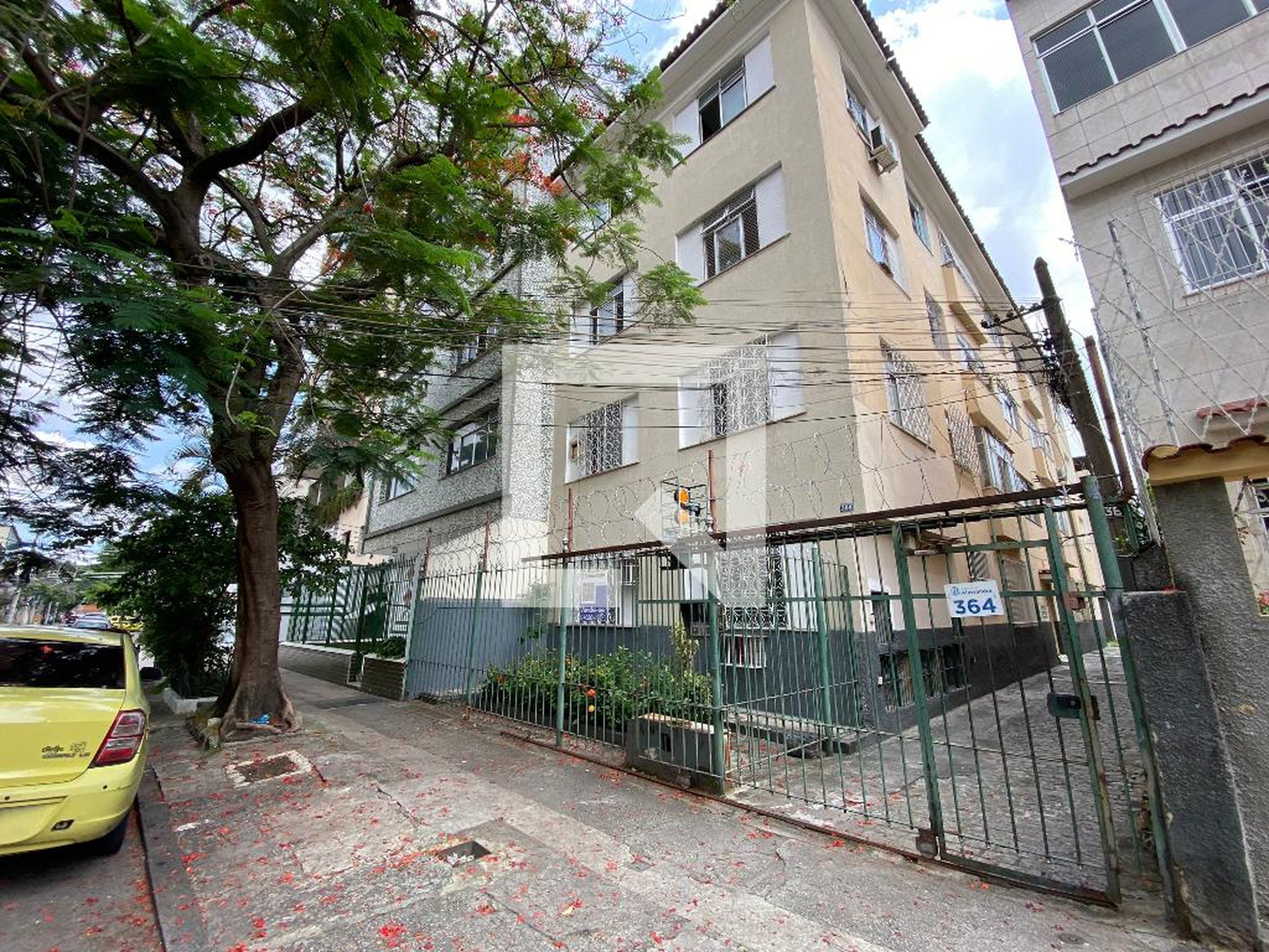 Fachada Condomínio em Rua Padre Ildefonso Penalba, 368