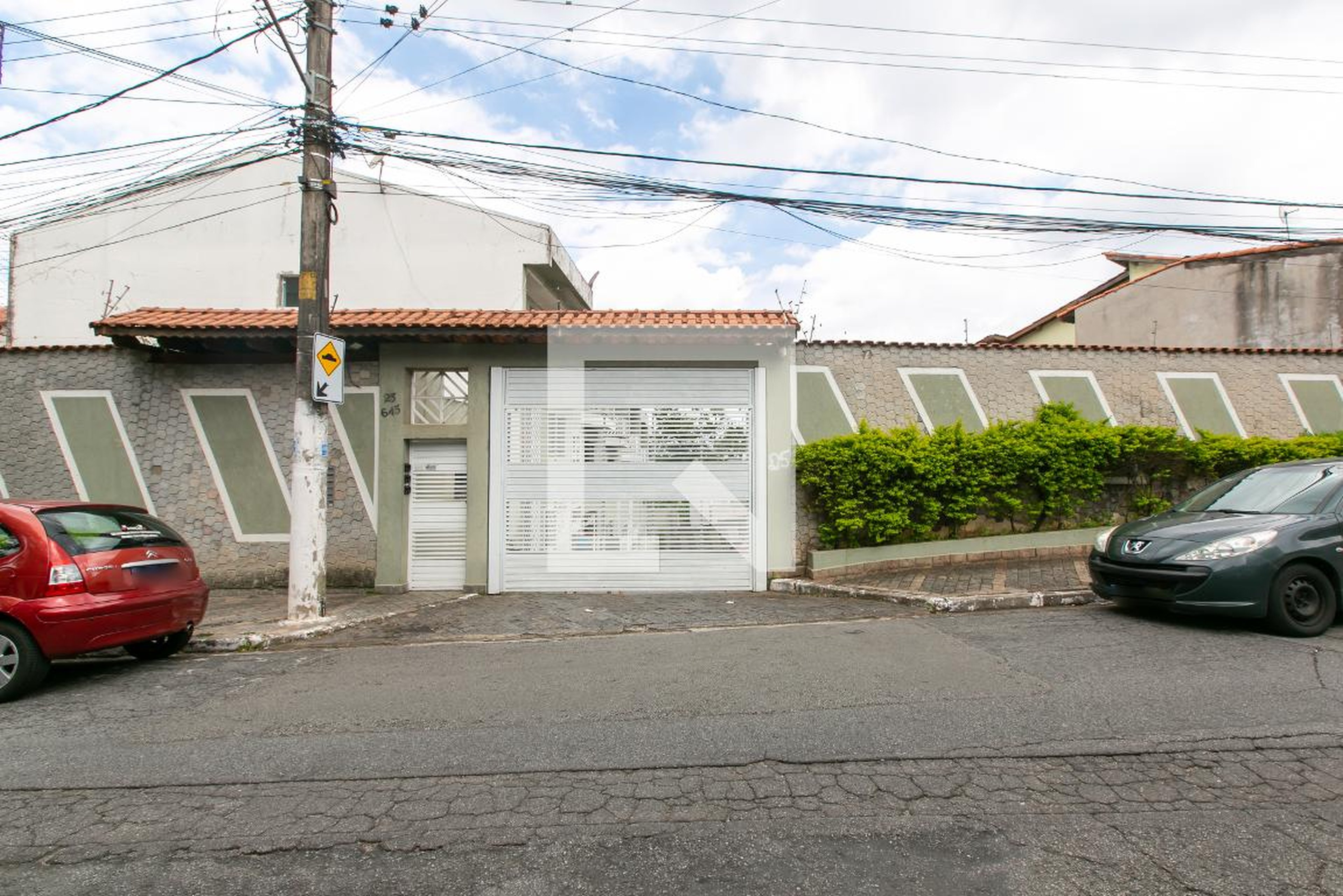 Fachada do Condomínio Condomínio em Rua Luís de Toledo Piza, 25
