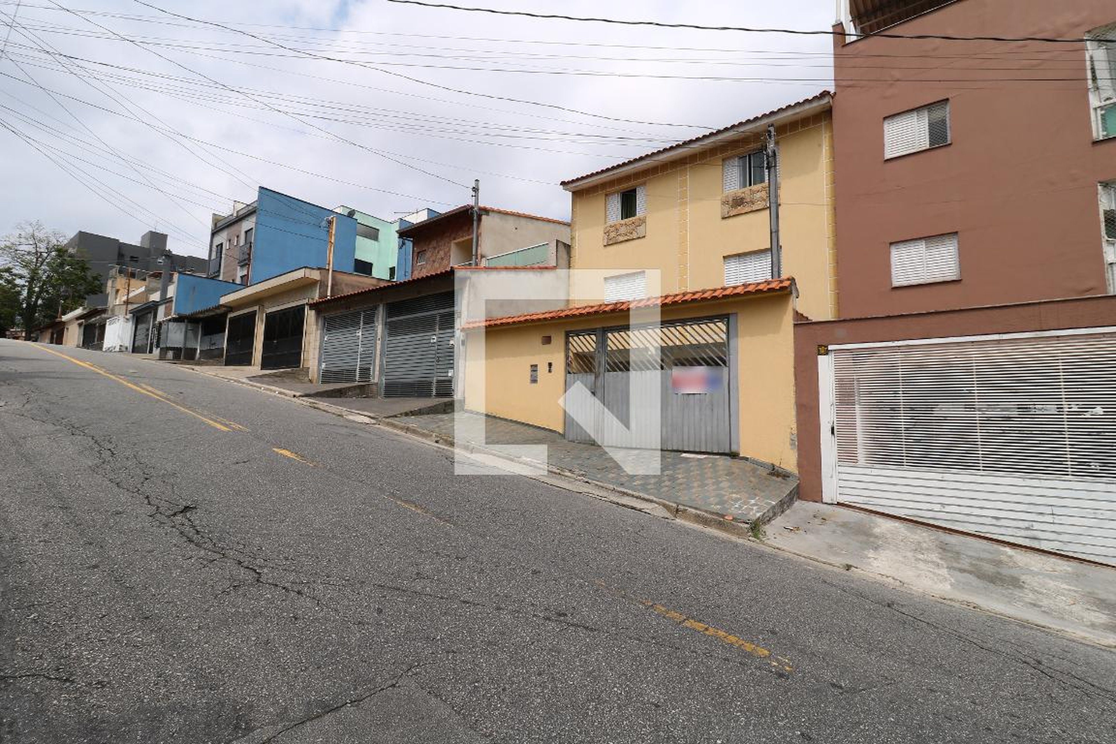 Fachada Condomínio em Rua Estônia, 214