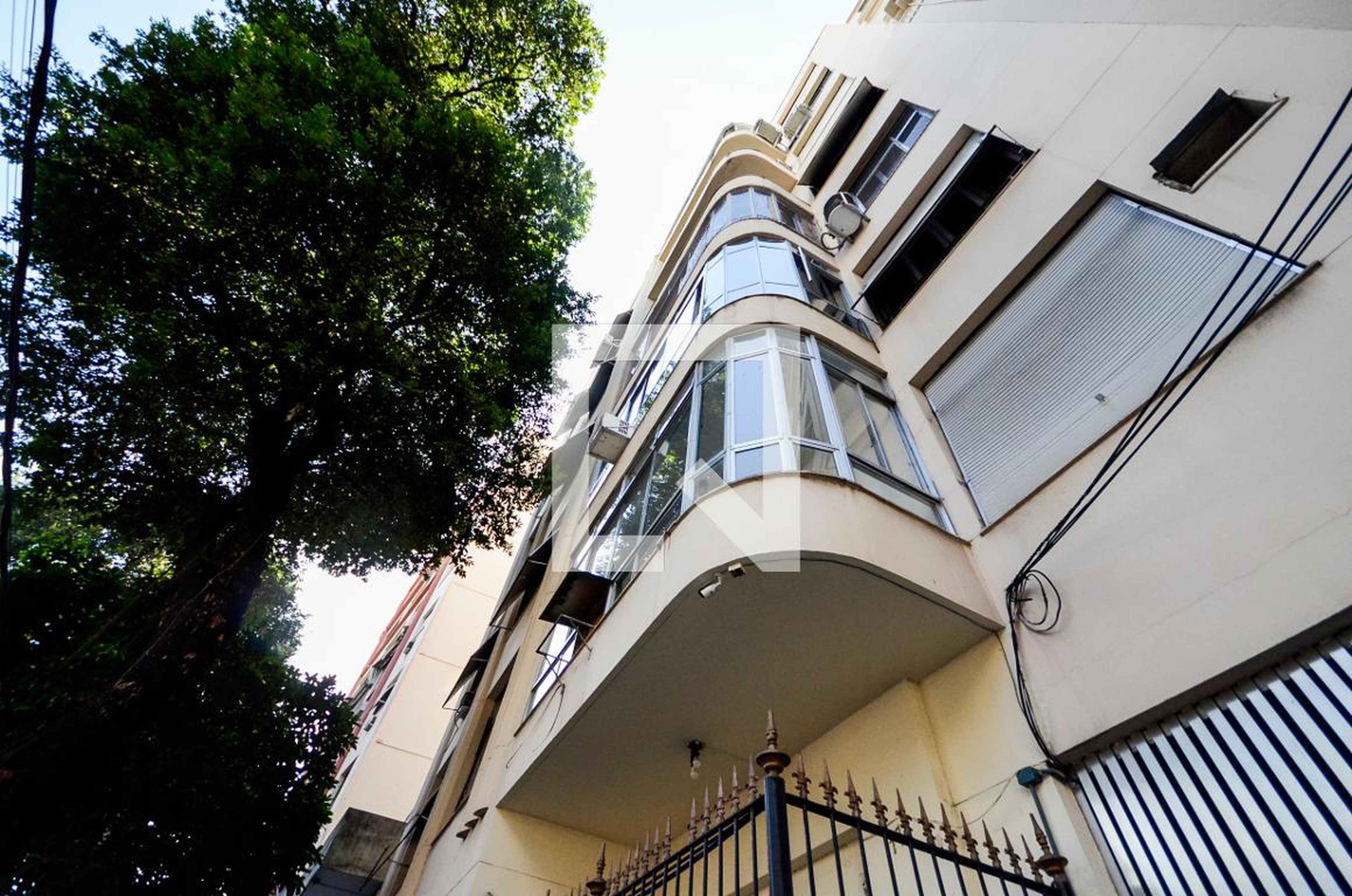 Fachada Condomínio em Rua Haddock Lobo, 171