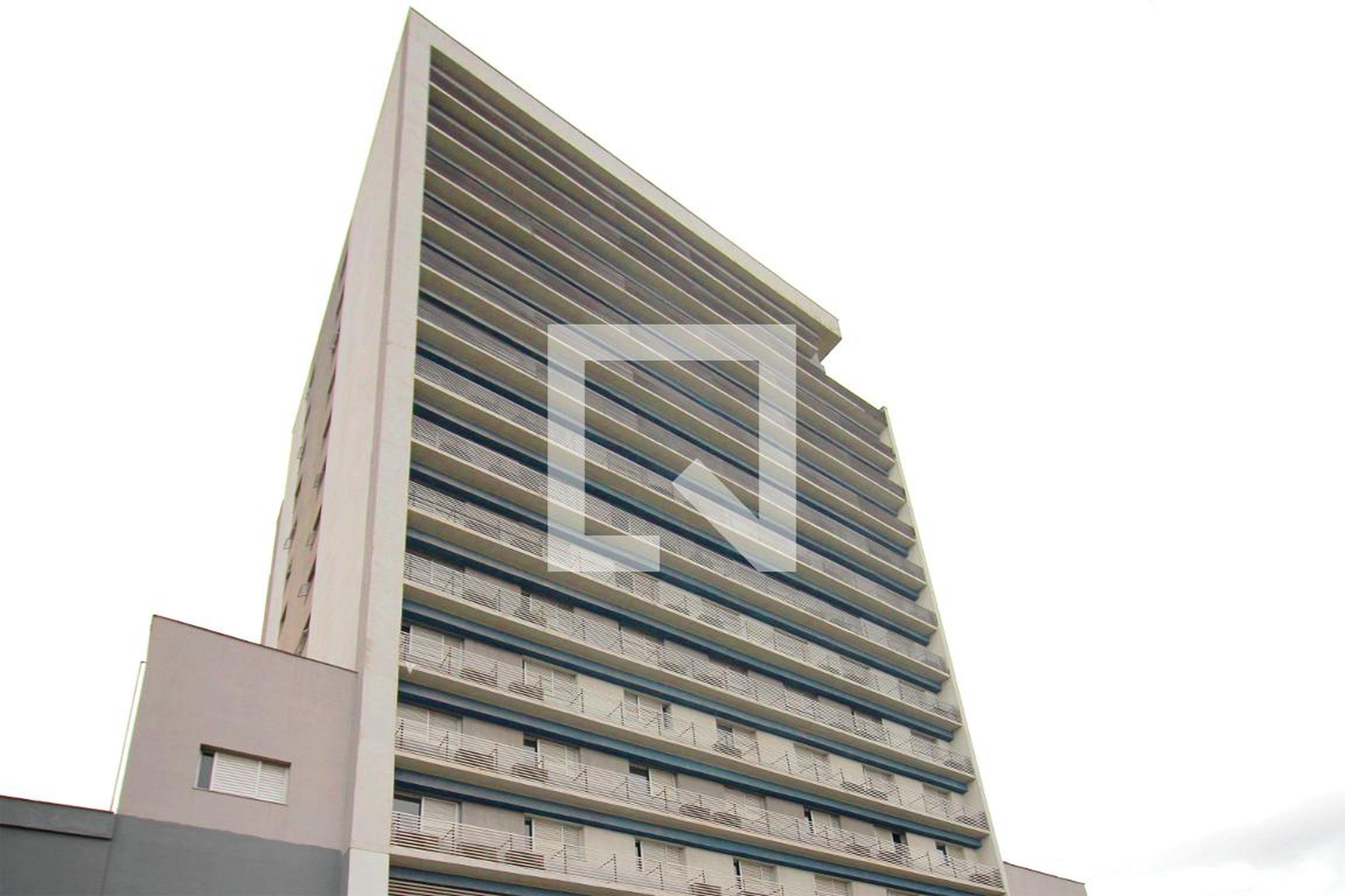 Fachada Condomínio em Rua Amadeu Quáglia, 40