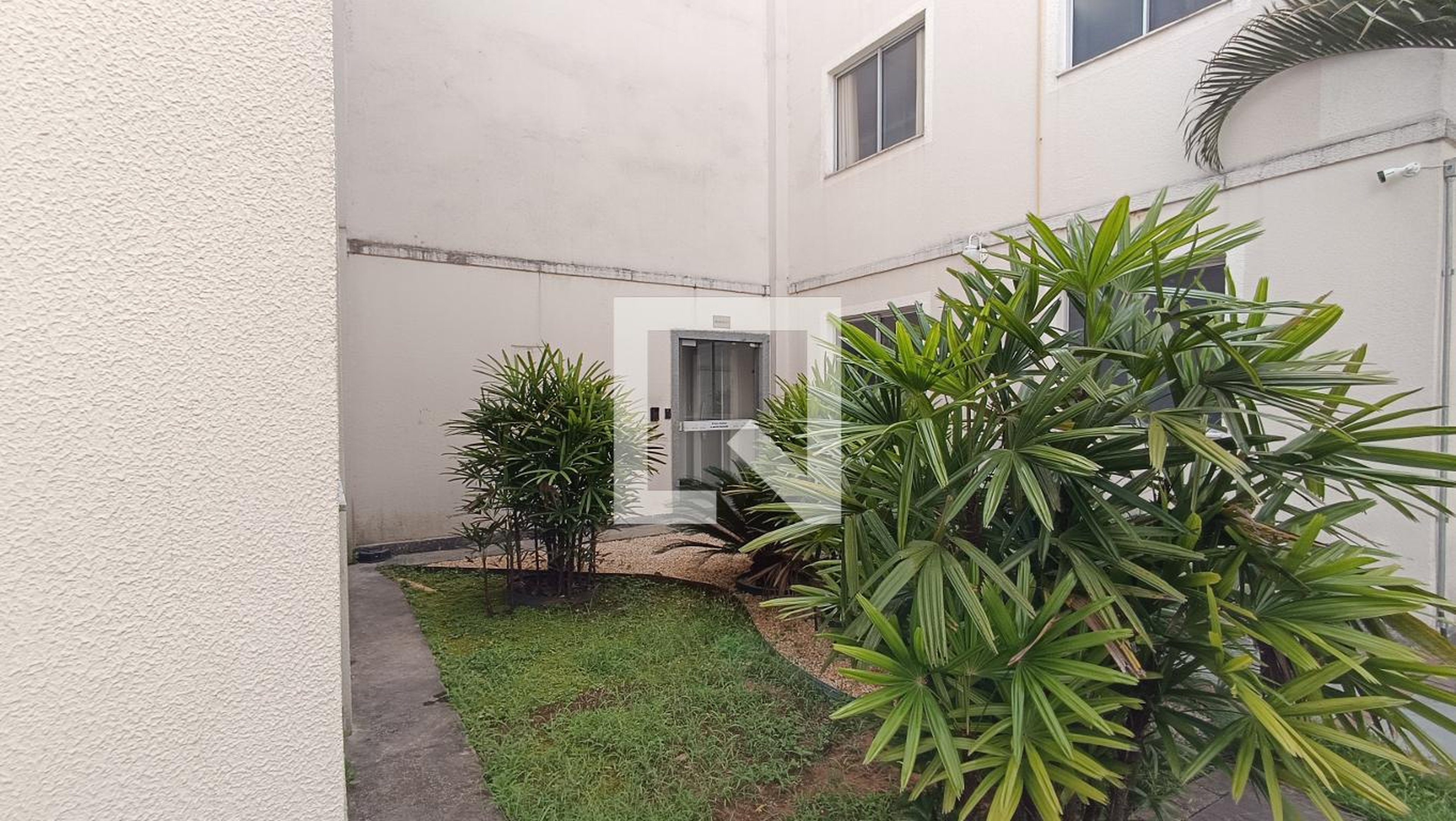 Fachada Condomínio em Alameda Reino Unido, 302