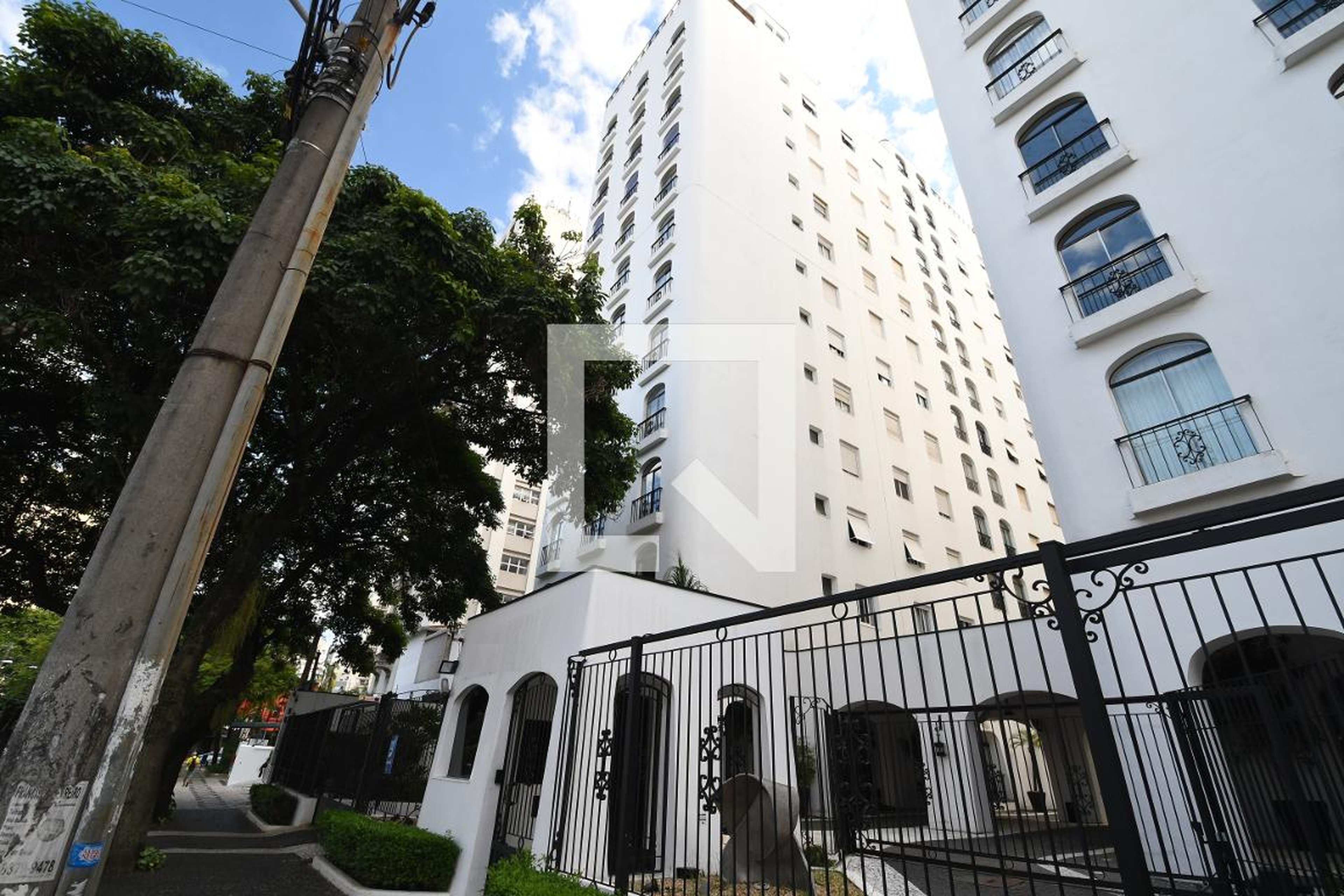 Fachada do Prédio Condomínio em Avenida Júlio de Mesquita, 1054