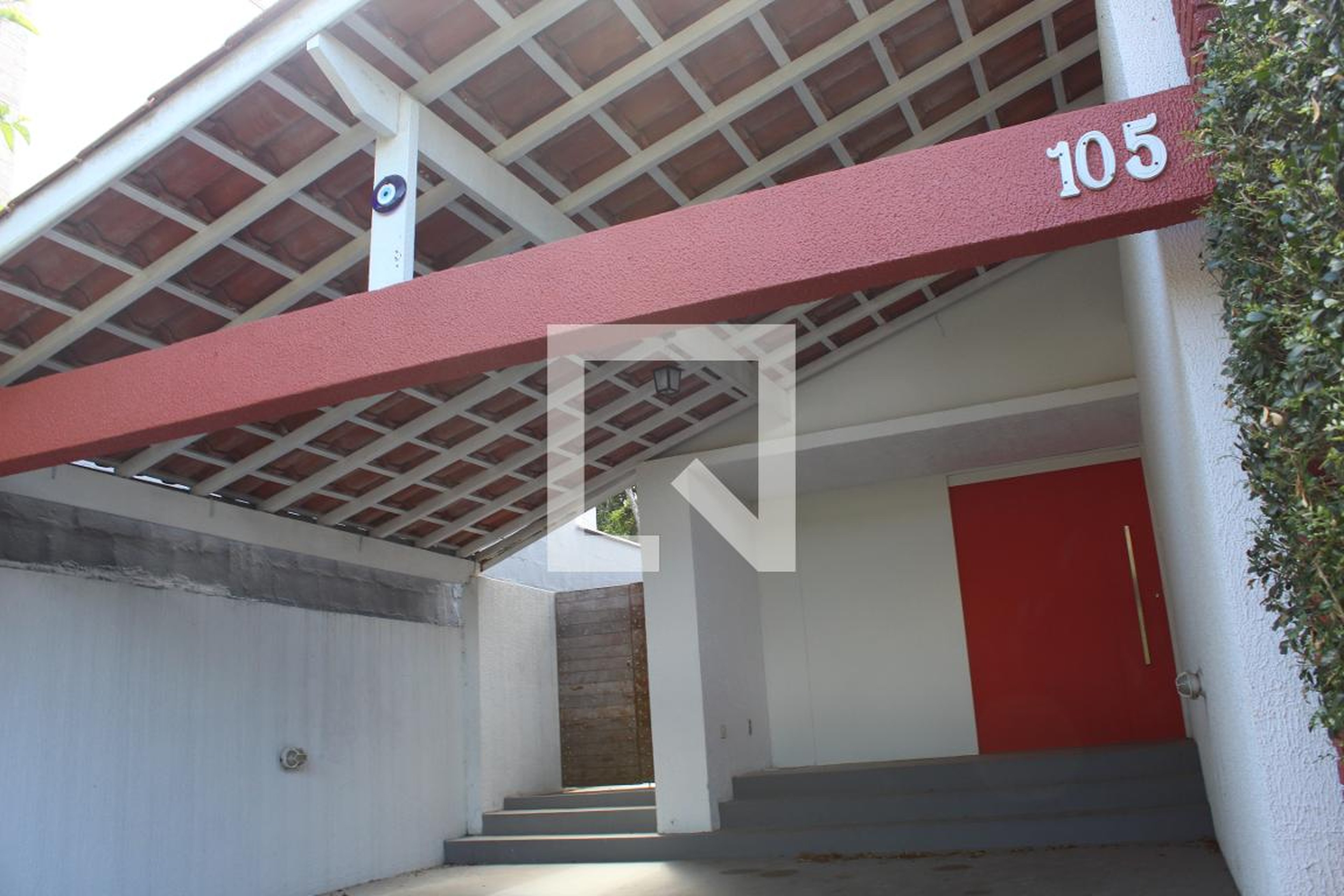 Fachada Condomínio em Estrada do Lutero, 1625