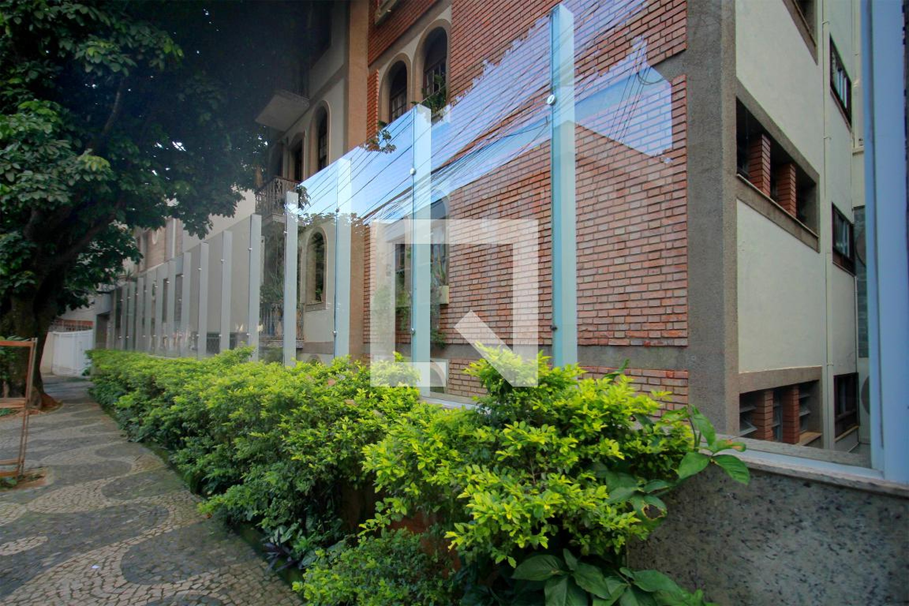 Fachada Condomínio em Rua Colômbia, 265