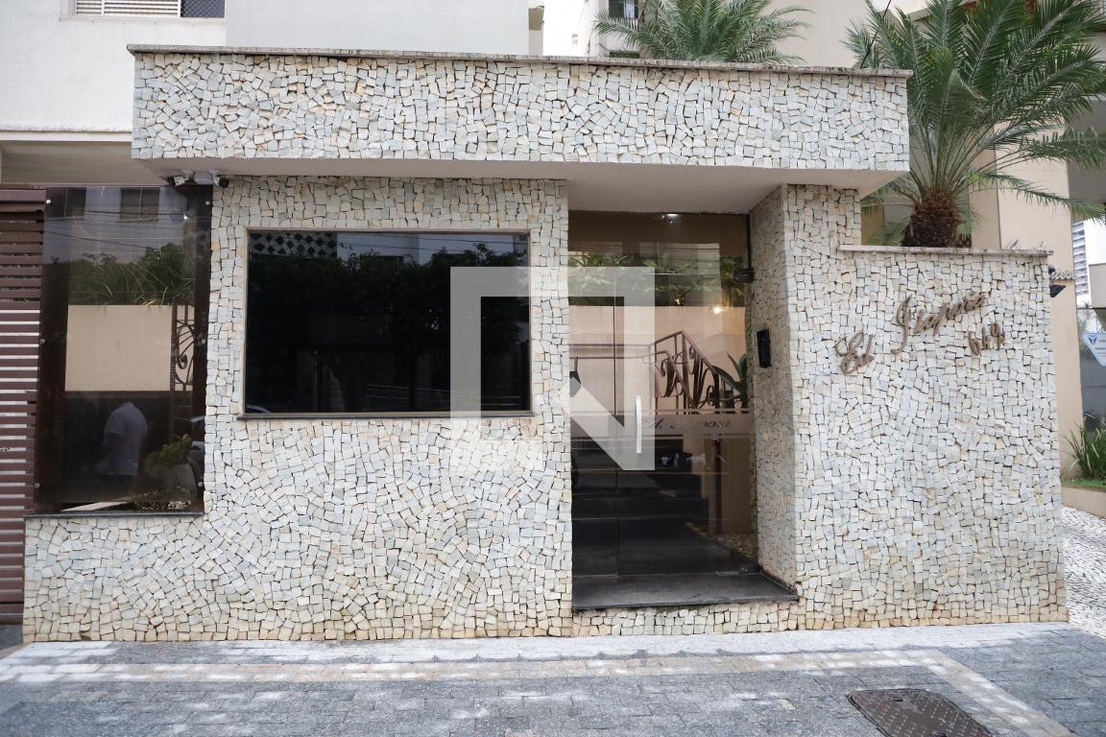 Fachada Condomínio em Rua T-38, 642