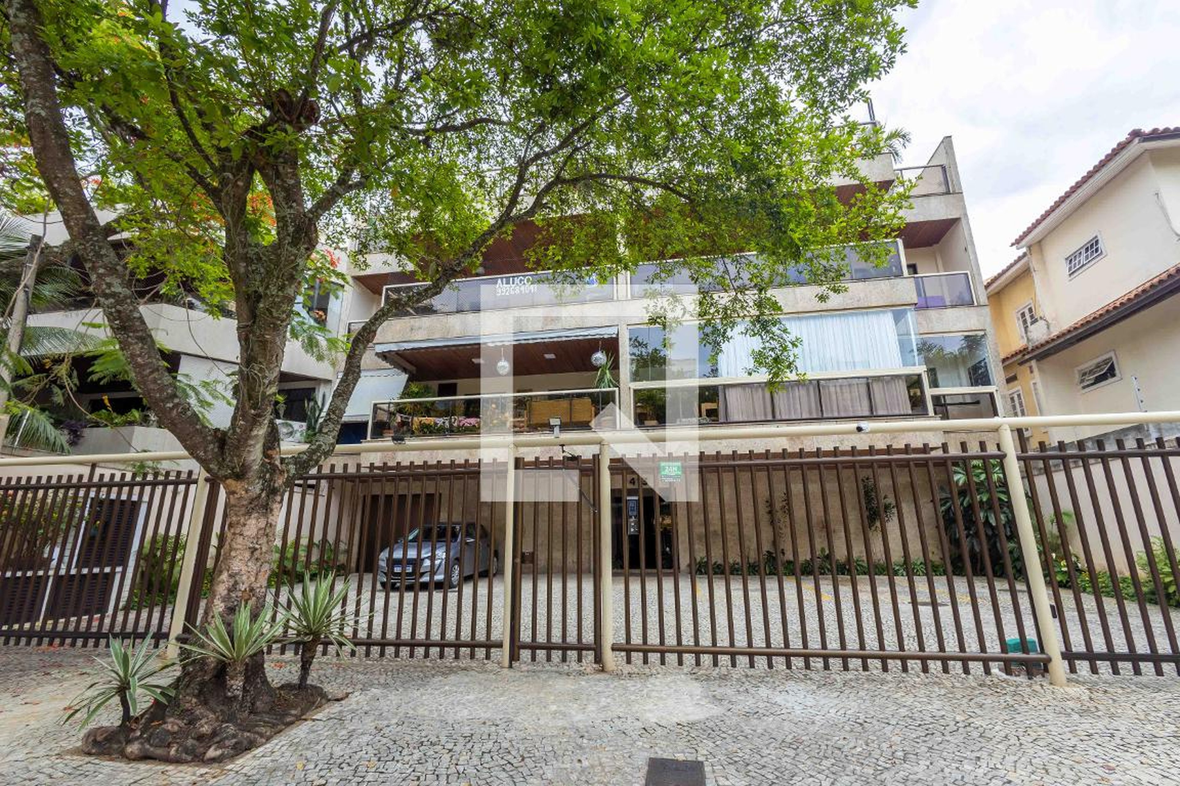 Fachada Condomínio em Rua Ivo Borges, 413