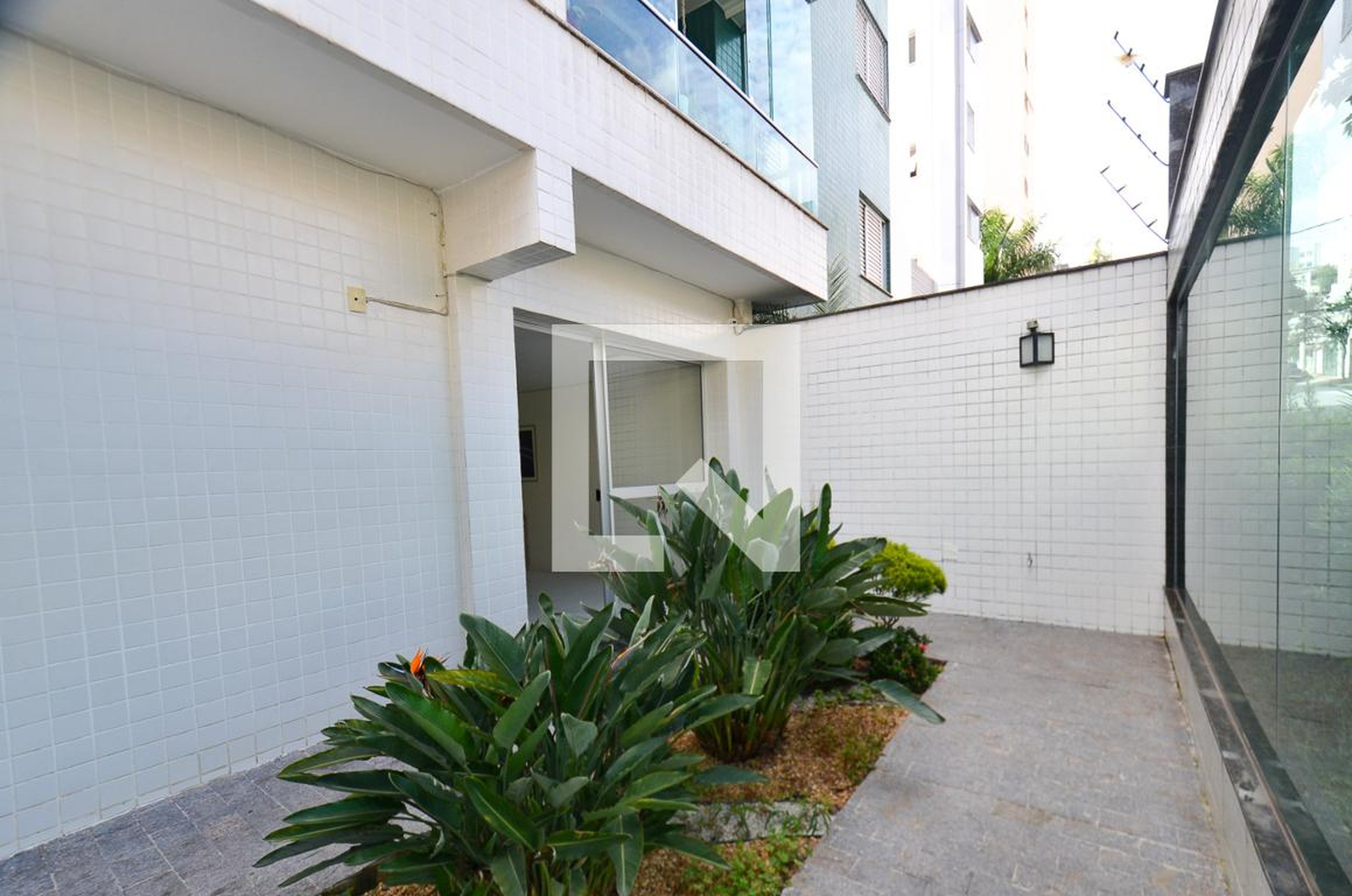 Entrada - Edifício Platano