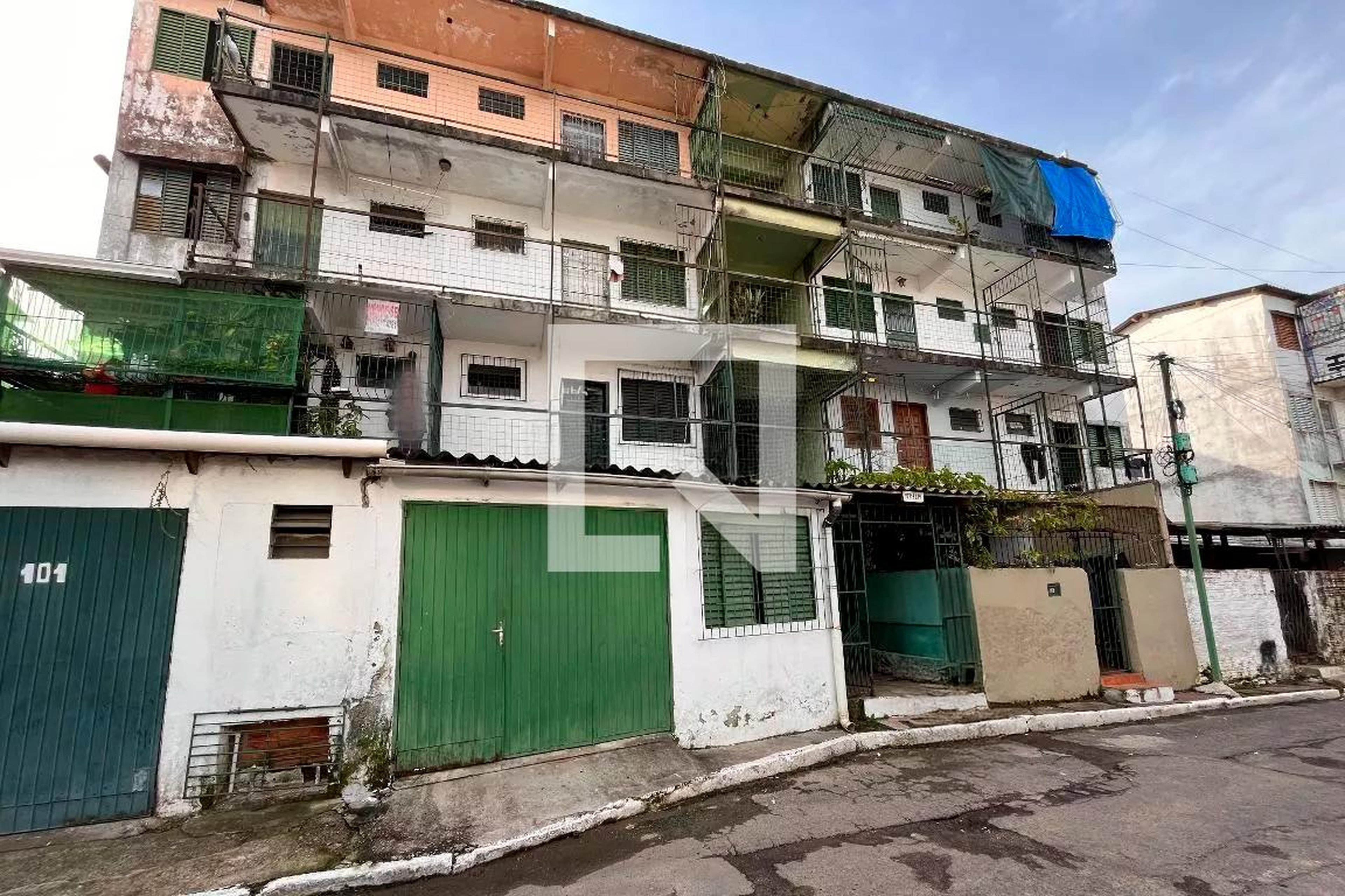 Fachada Condomínio em Rua Doutor Júlio Teixeira, 151