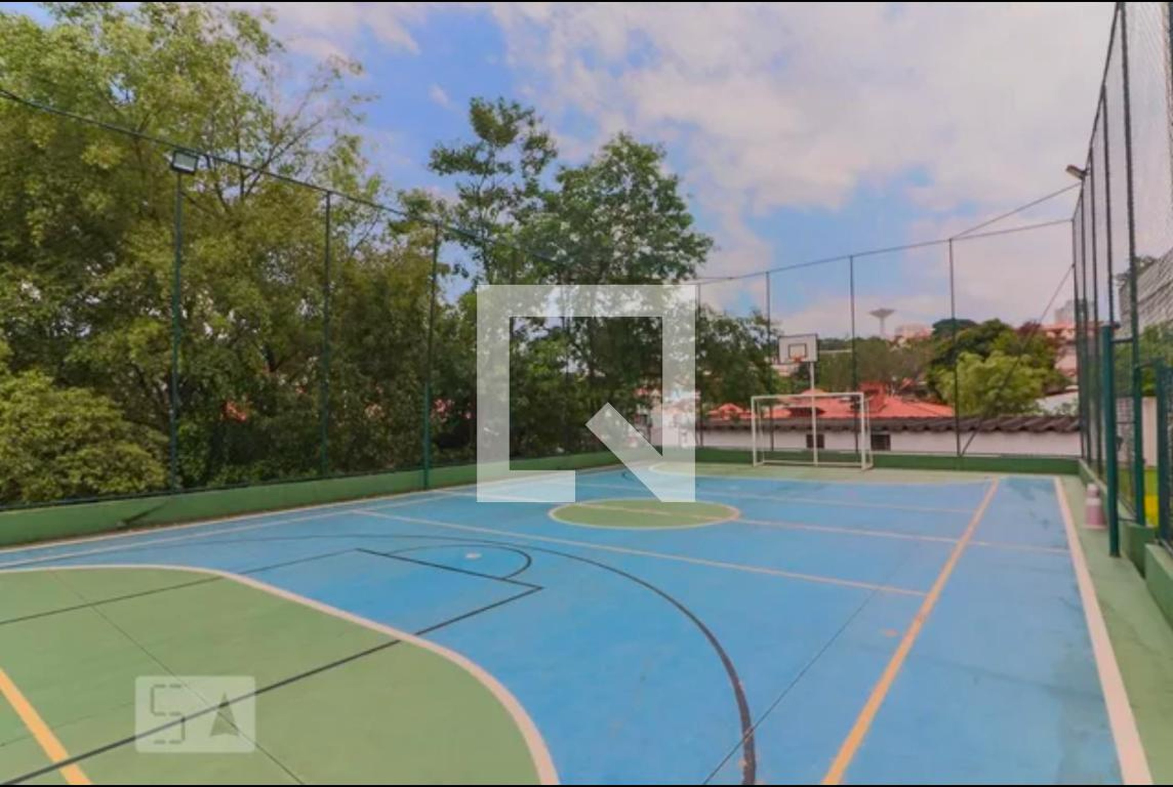 Quadra Condomínio em Rua Coronel Camisão, 86