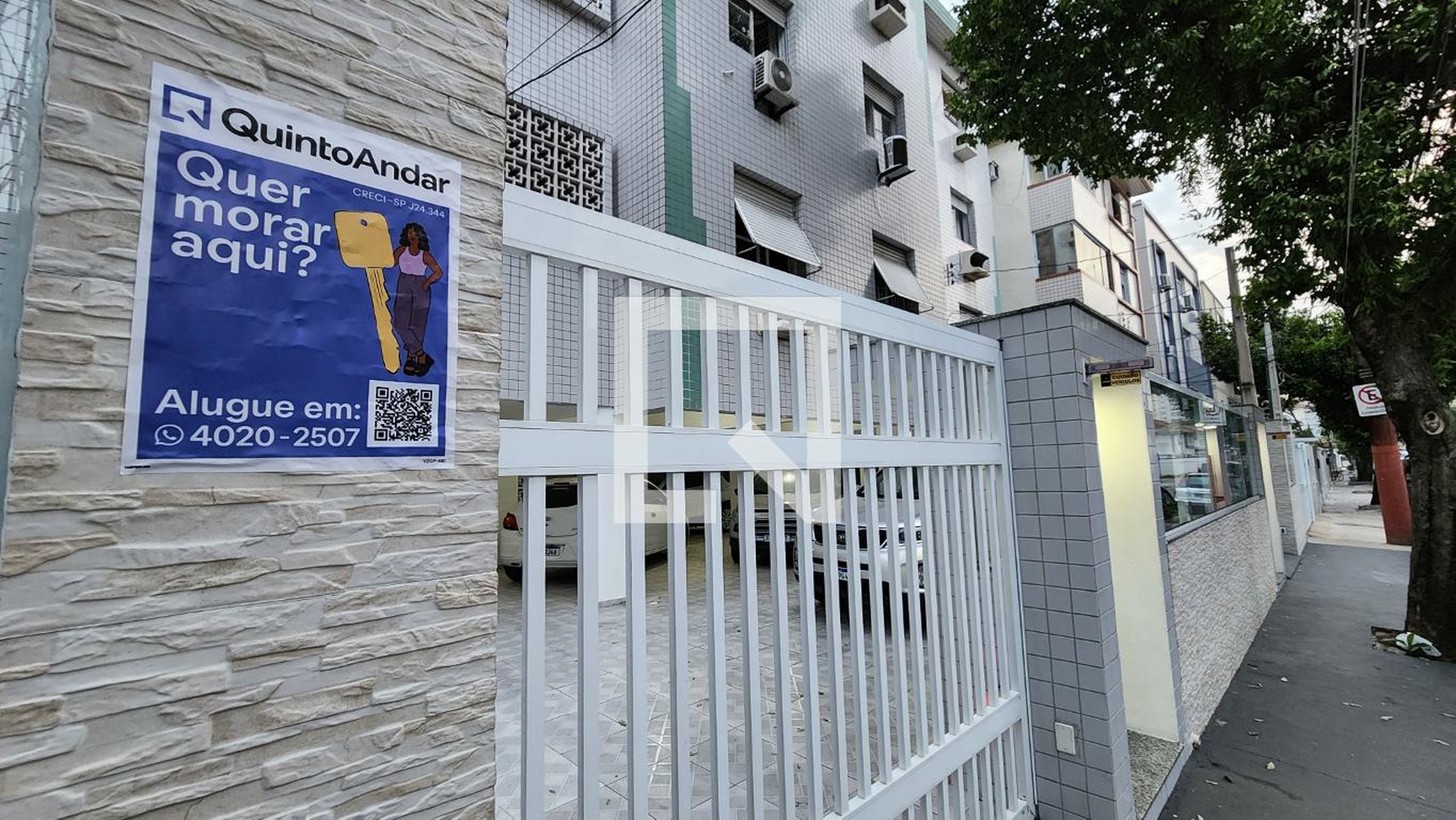 Fachada Condomínio em Rua Cidade de Cunha, 44