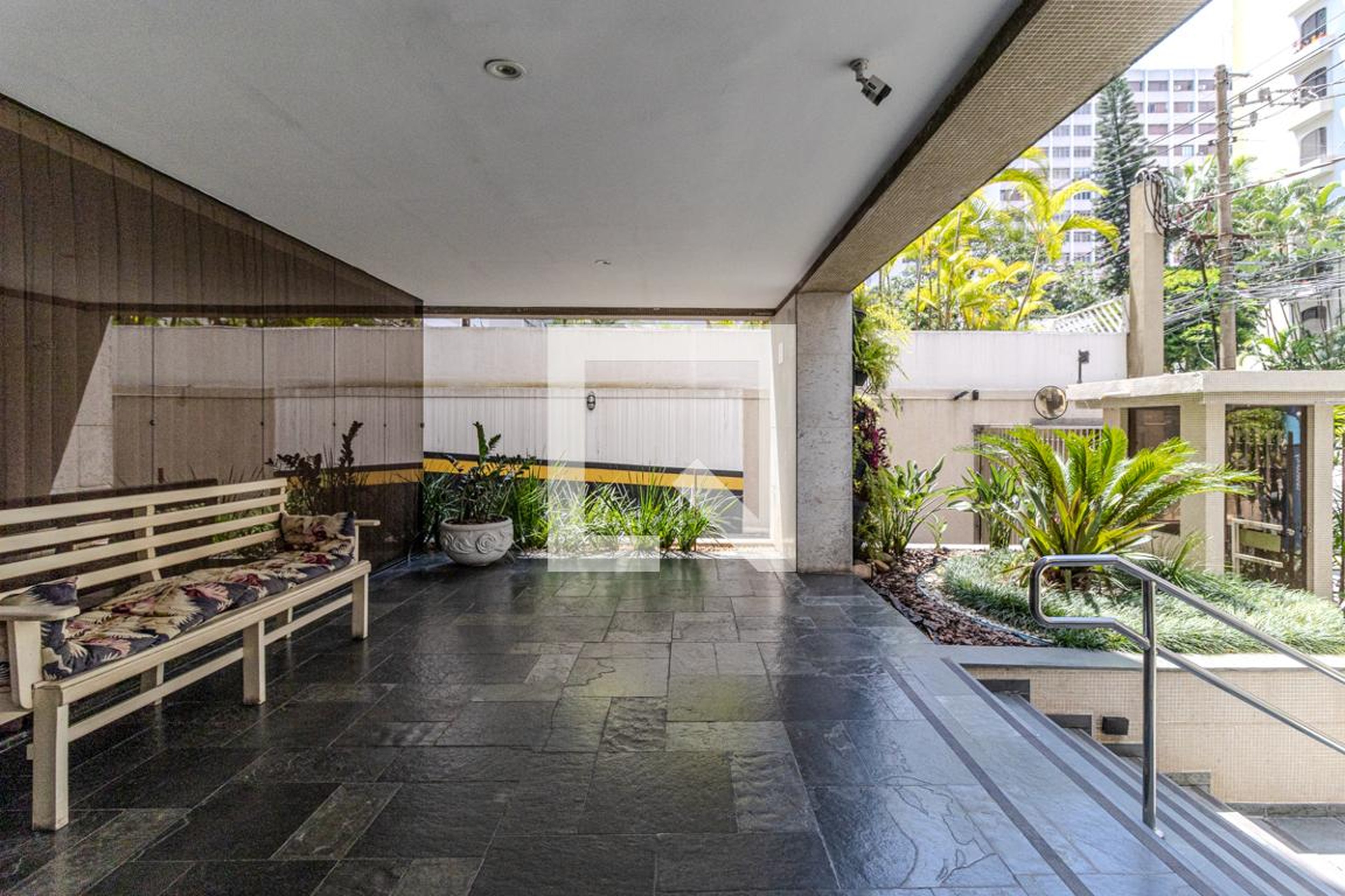 Entrada do Prédio - Flan