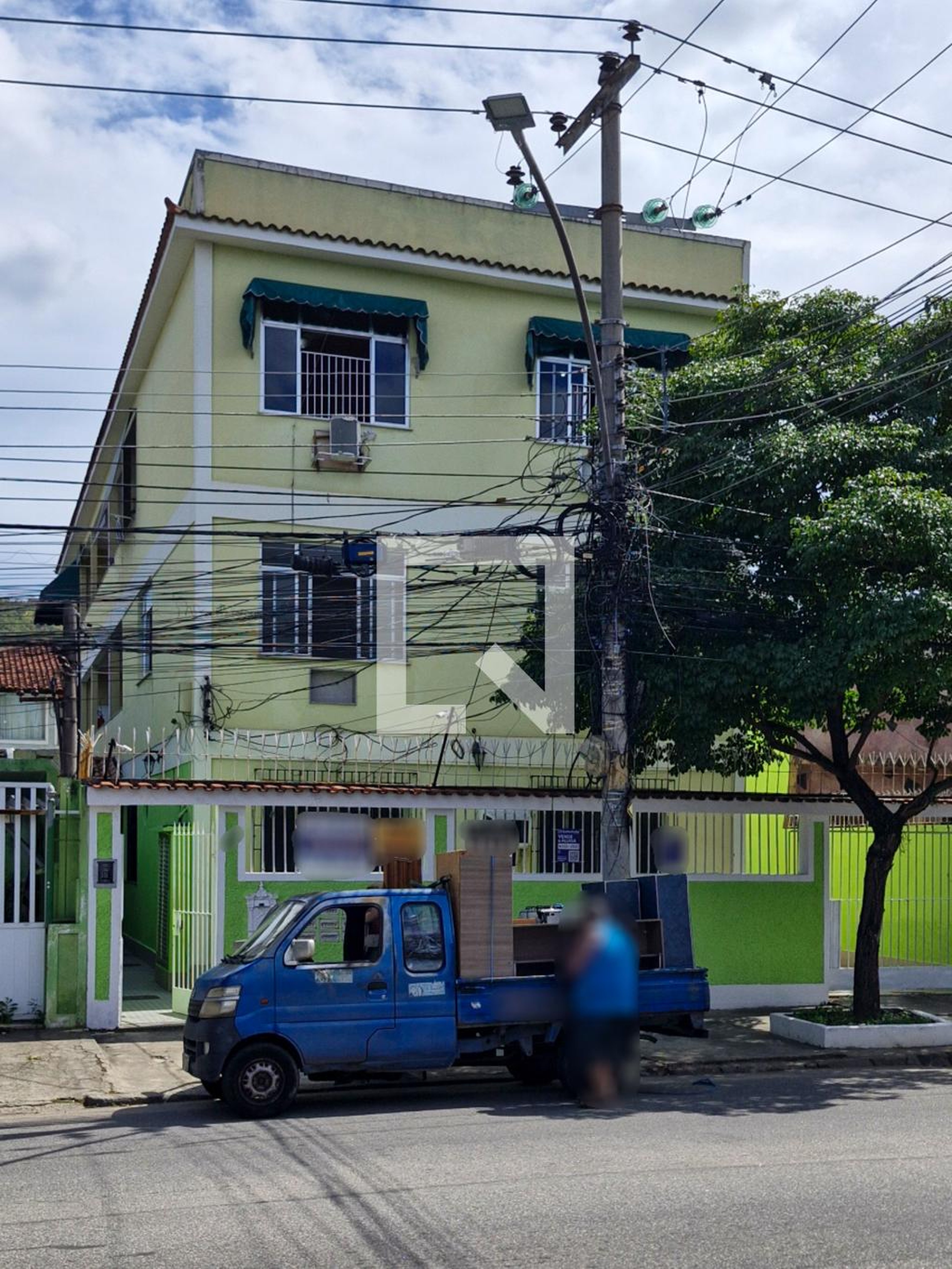 Fachada Condomínio em Rua Cairuçu, 683