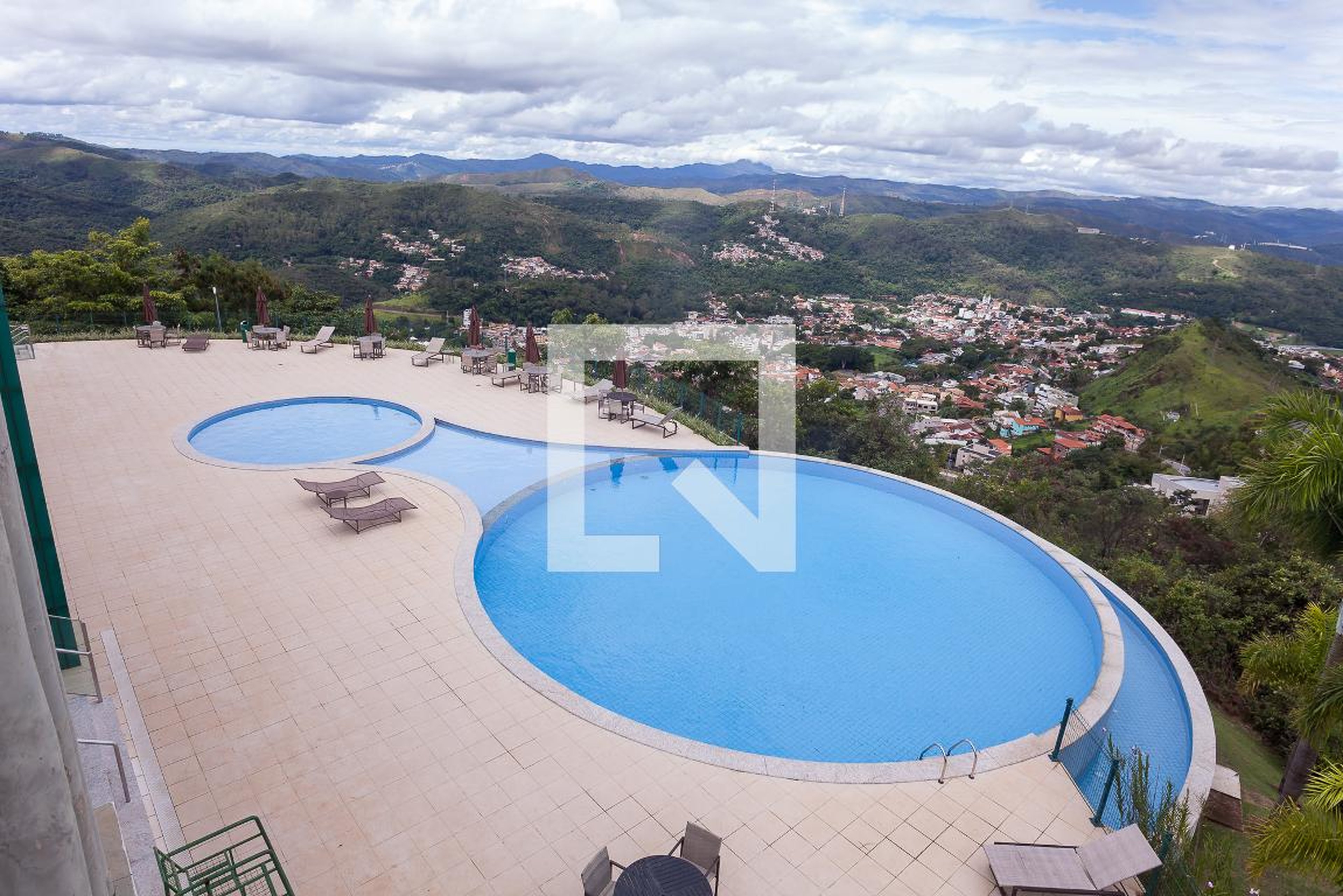 Piscina Condomínio em Via Solaris, 570