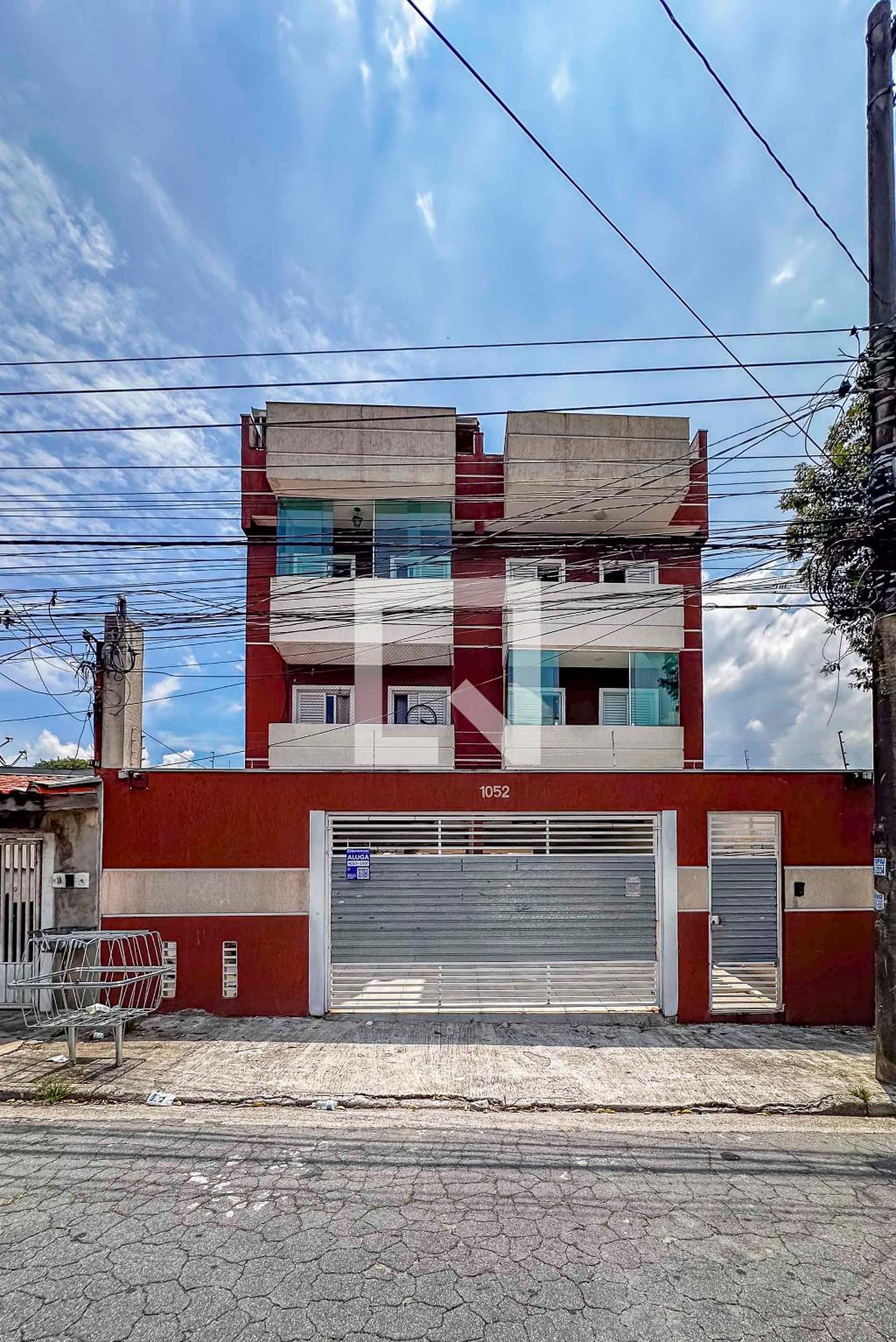 Fachada Condomínio em Rua Ingá, 1052