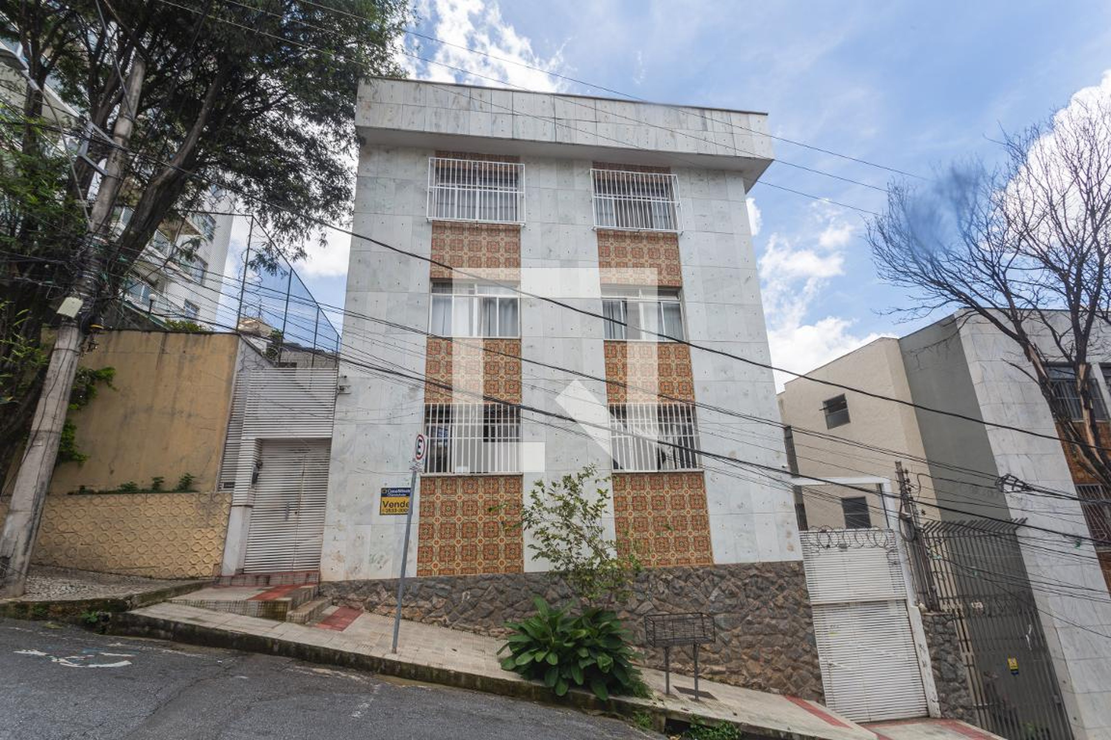 Fachada Condomínio em Rua Matipó, 400