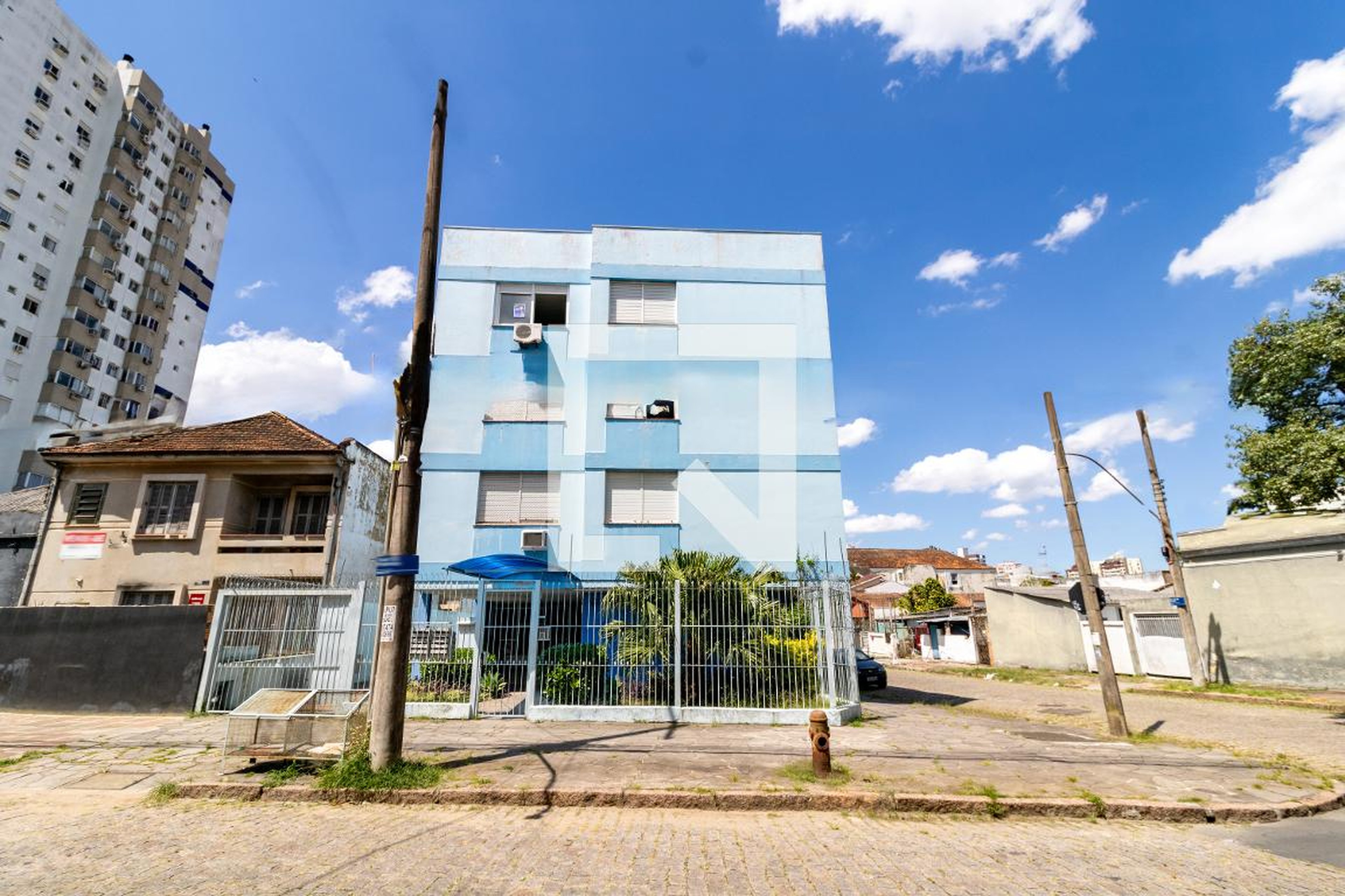 Fachada Condomínio em Rua São Francisco, 946