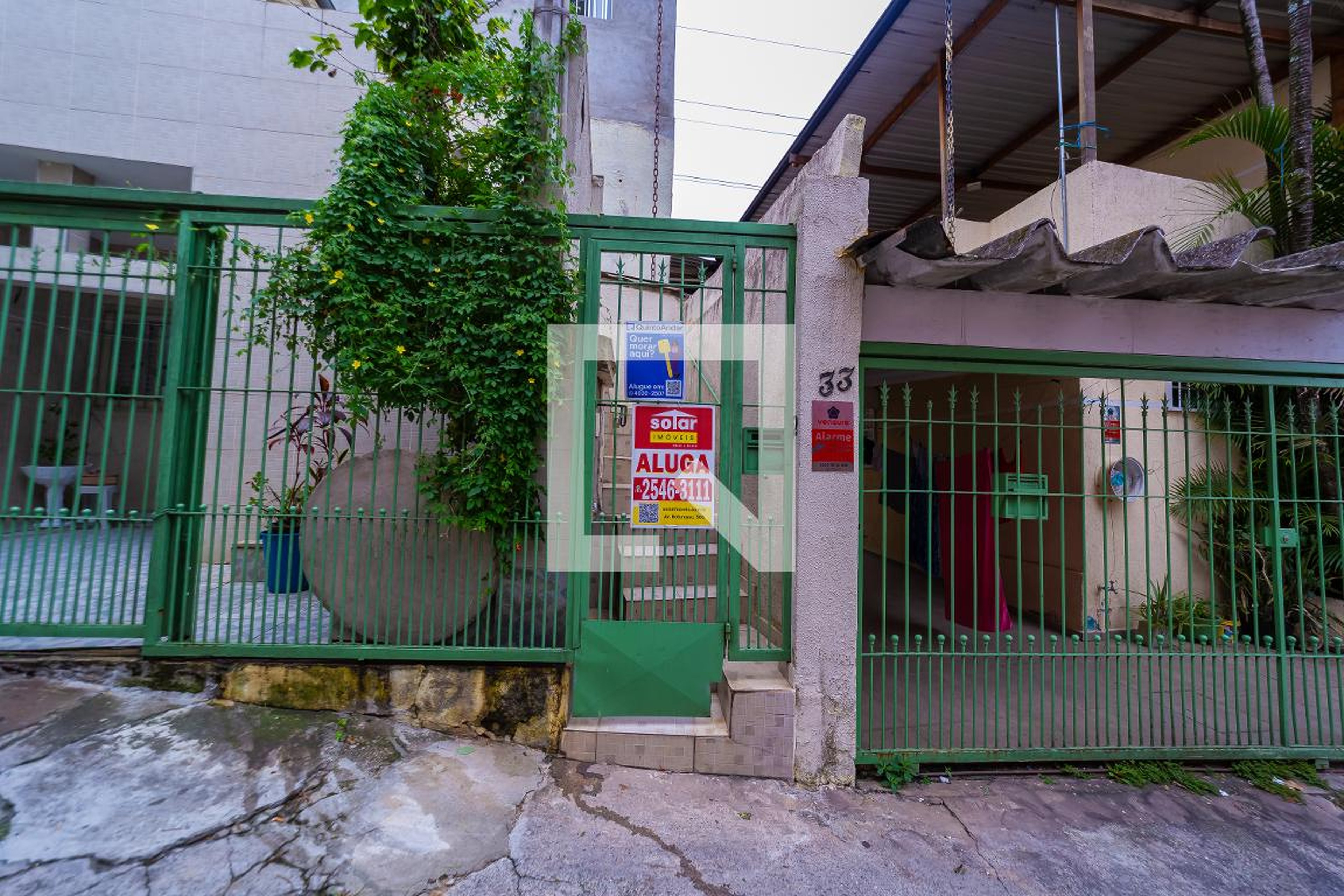 Fachada Condomínio em Travessa Edite Cândida da Silva, 27