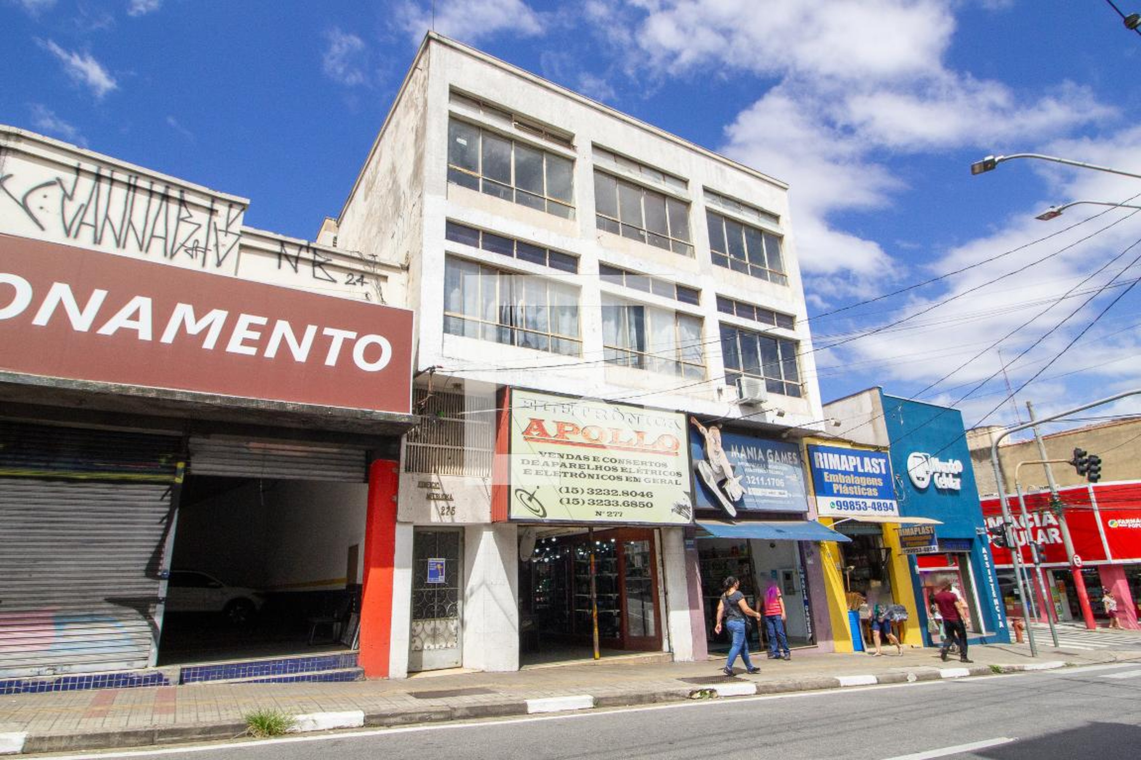 Fachada Condomínio em Rua Padre Luiz, 275