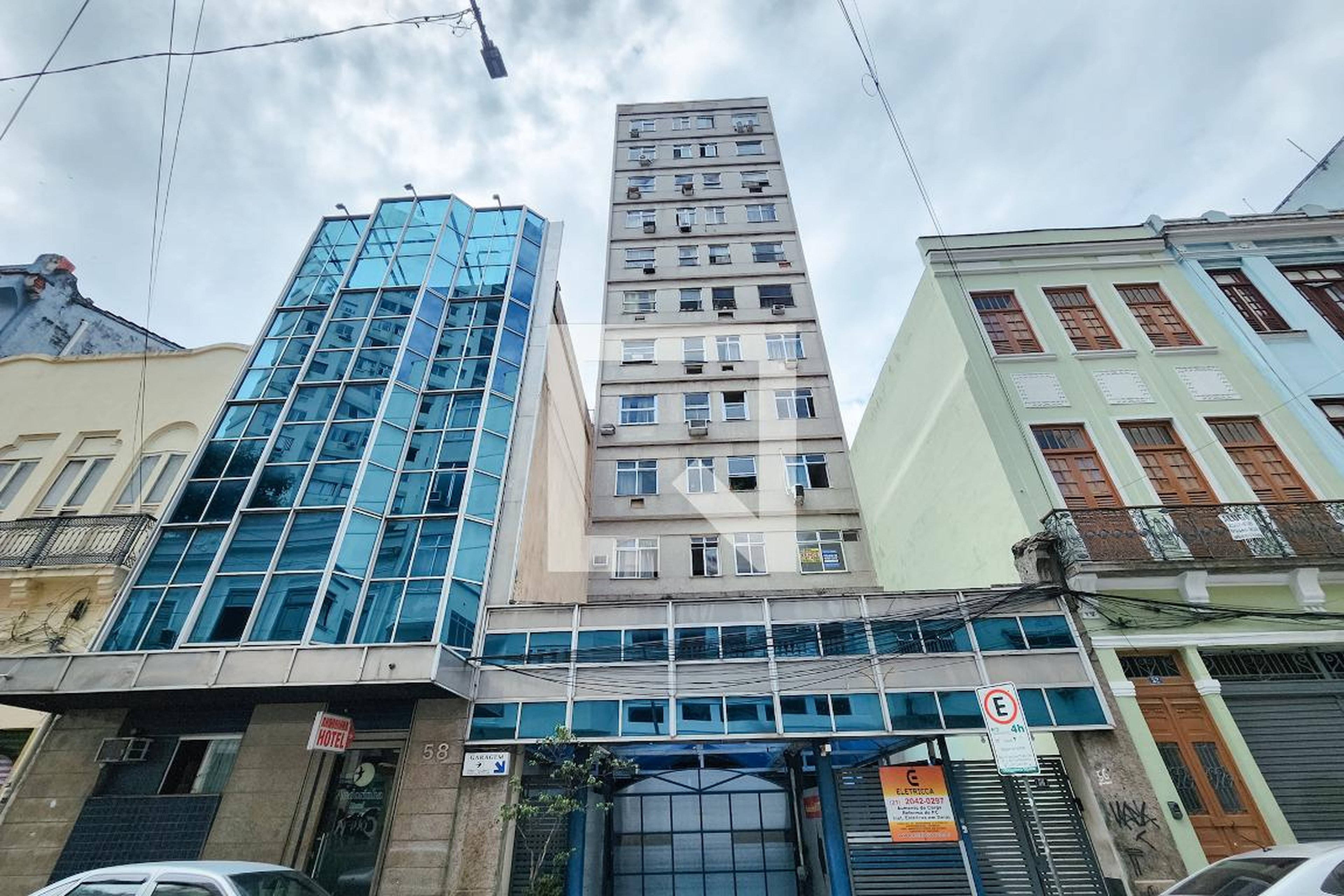 Fachada Condomínio em Rua do Rezende, 57