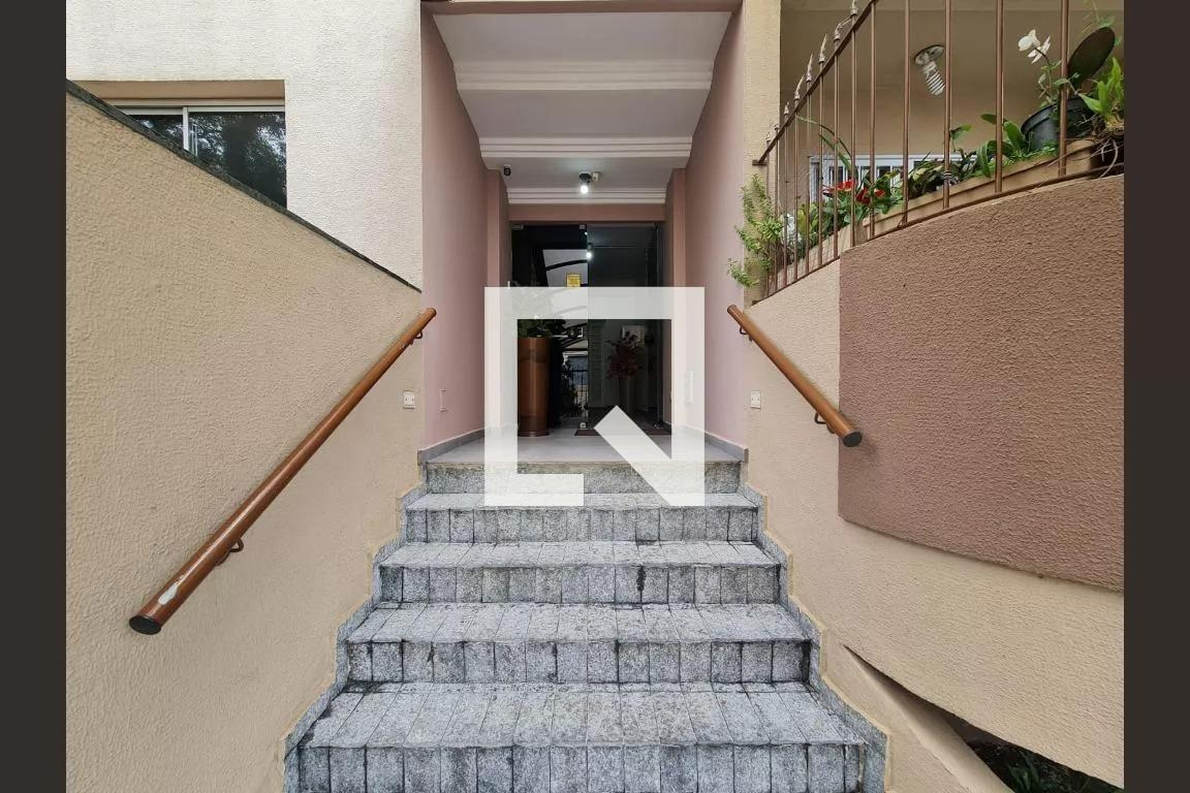 Entrada - Piazza Isabela