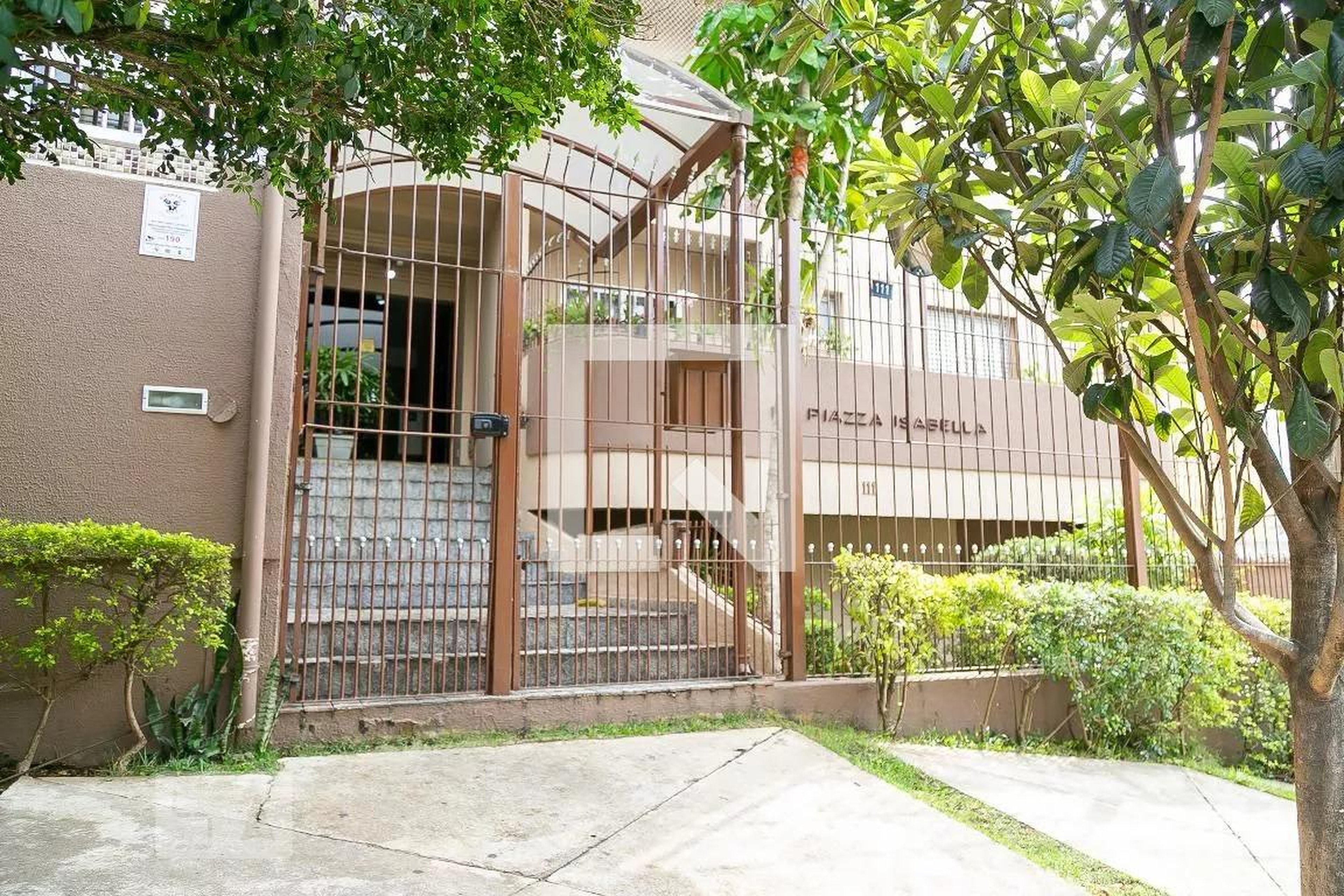 Fachada do Prédio Condomínio Piazza Isabela