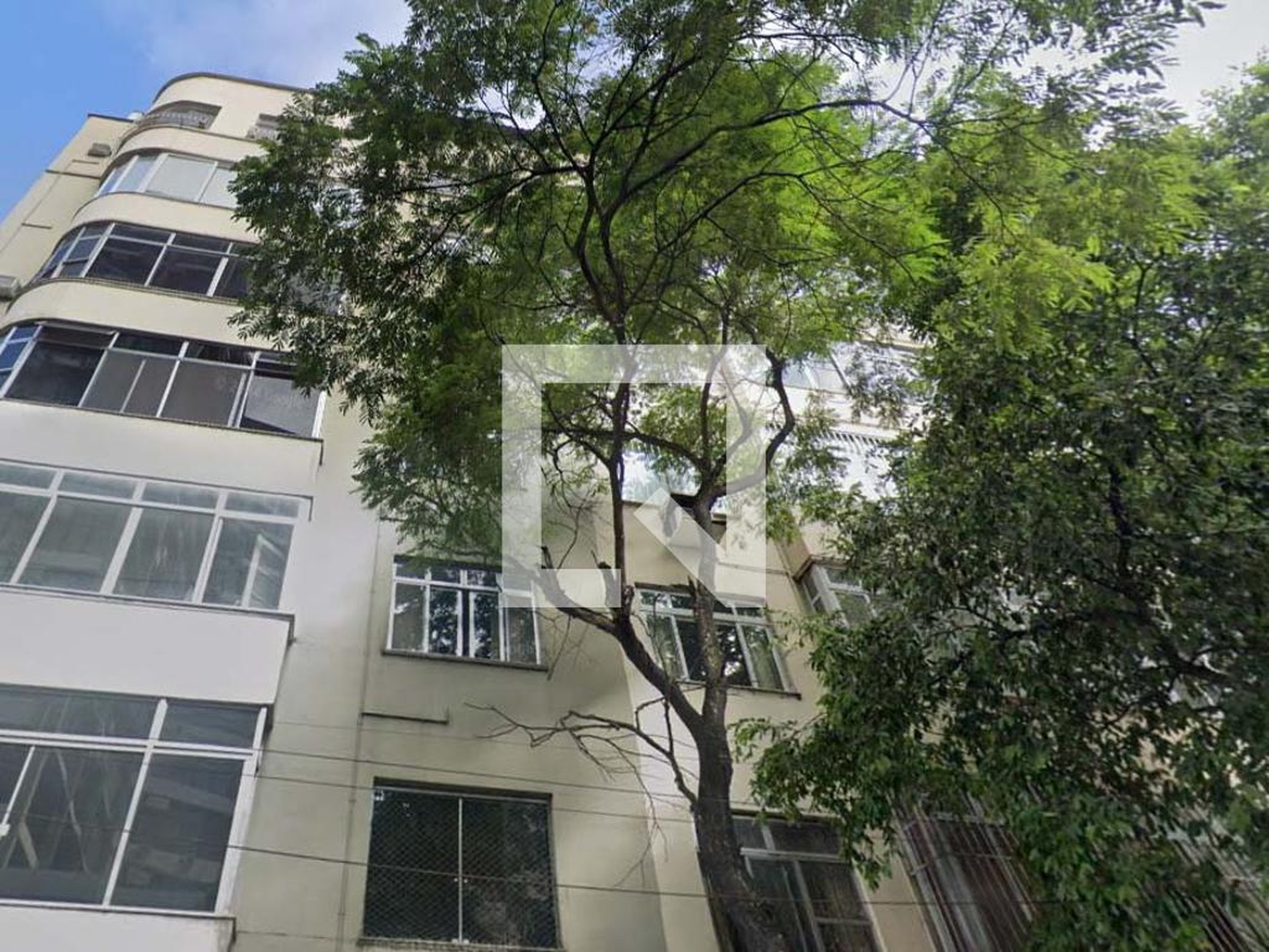 Fachada Condomínio em Rua Voluntários da Pátria, 201