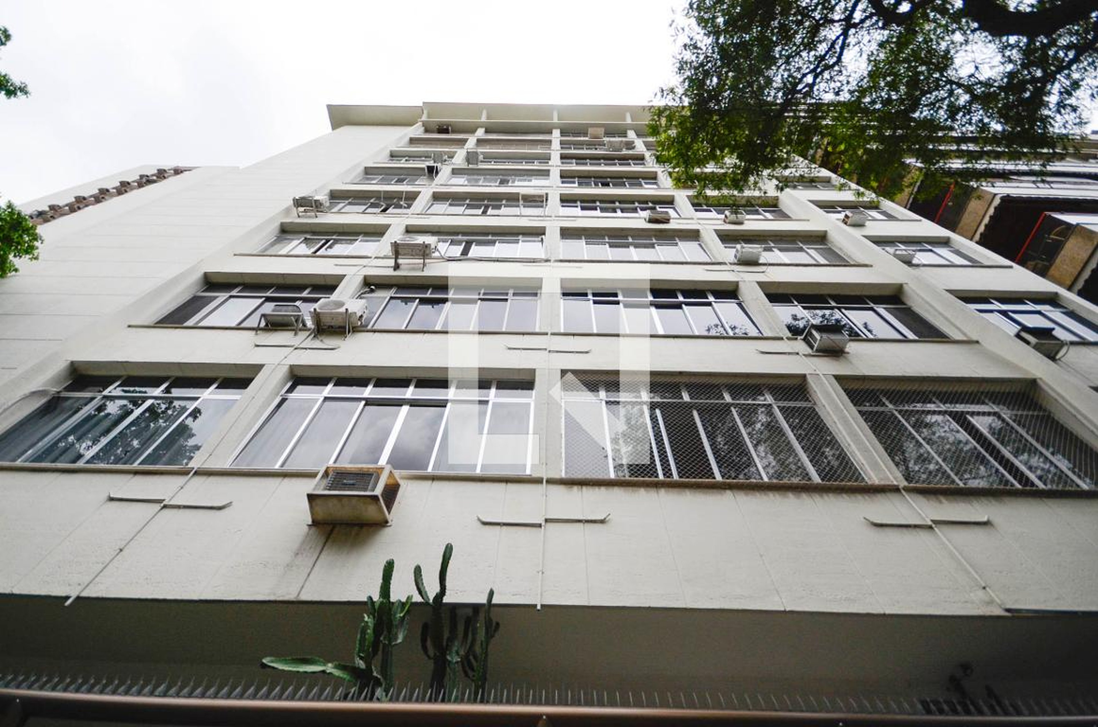 Fachada Condomínio em Rua Campos Sales, 102