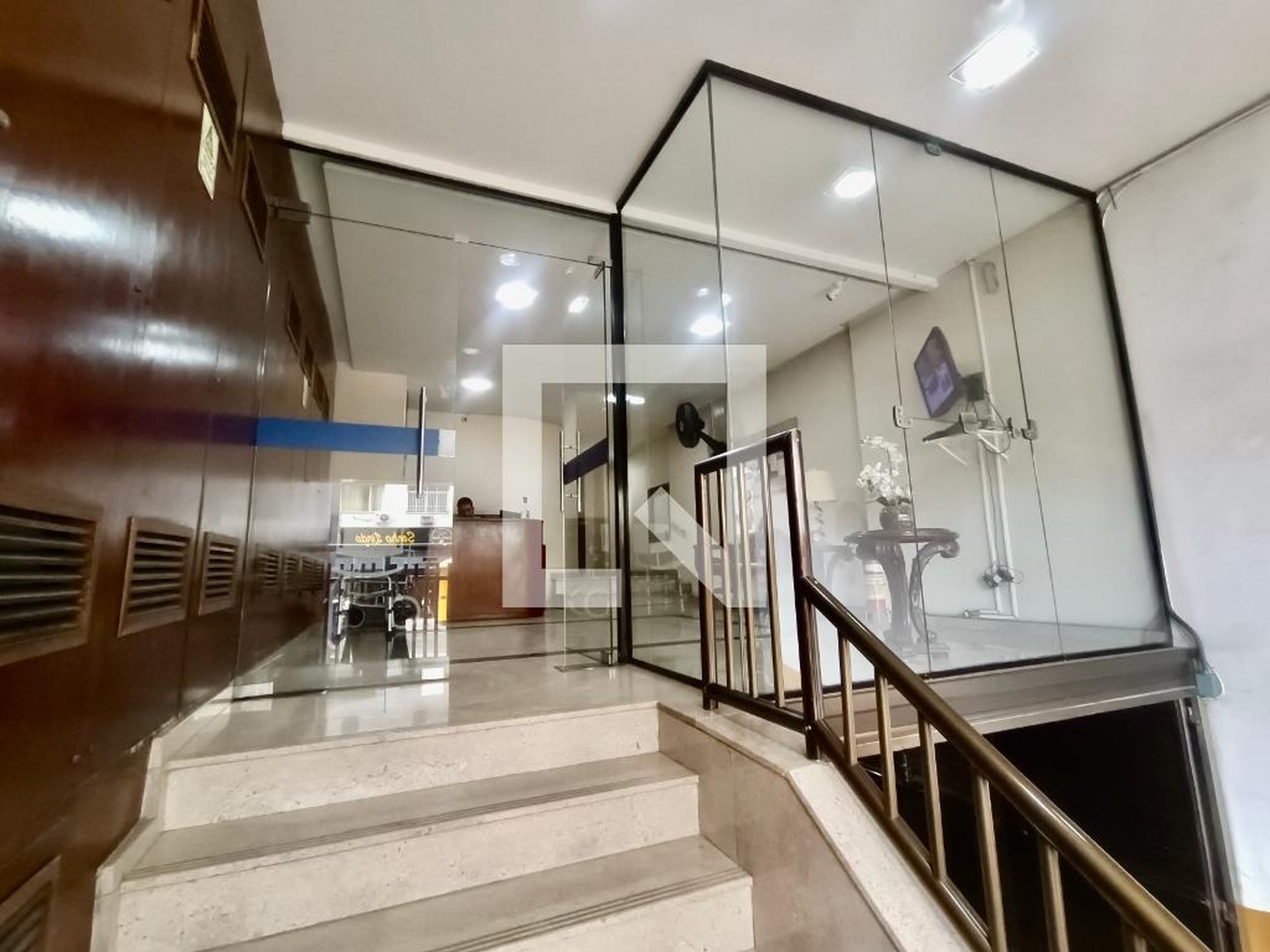 Portaria Condomínio em Avenida Nossa Senhora de Copacabana, 44